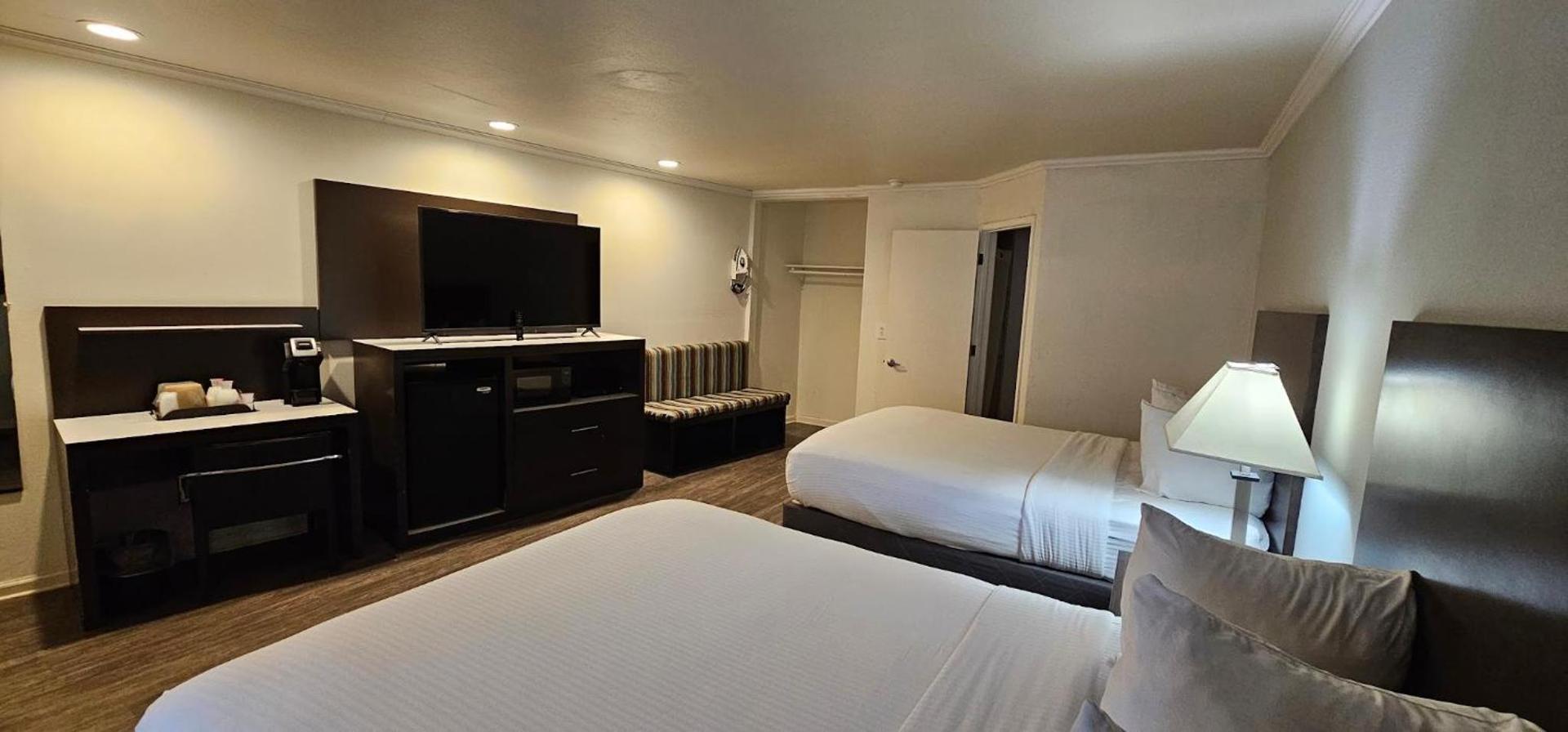 Bay Front Inn photo 17