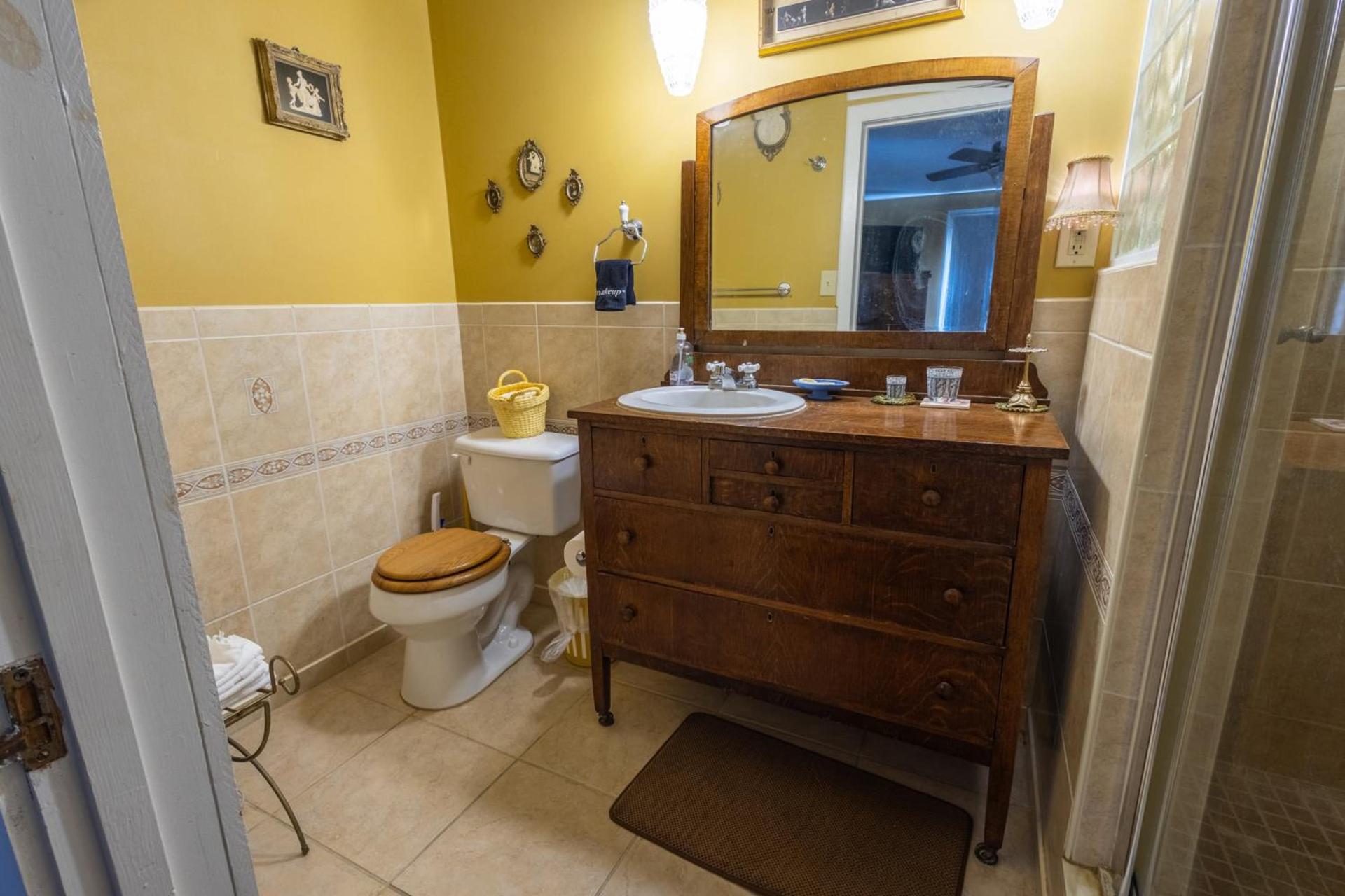 The Alling House photo 75