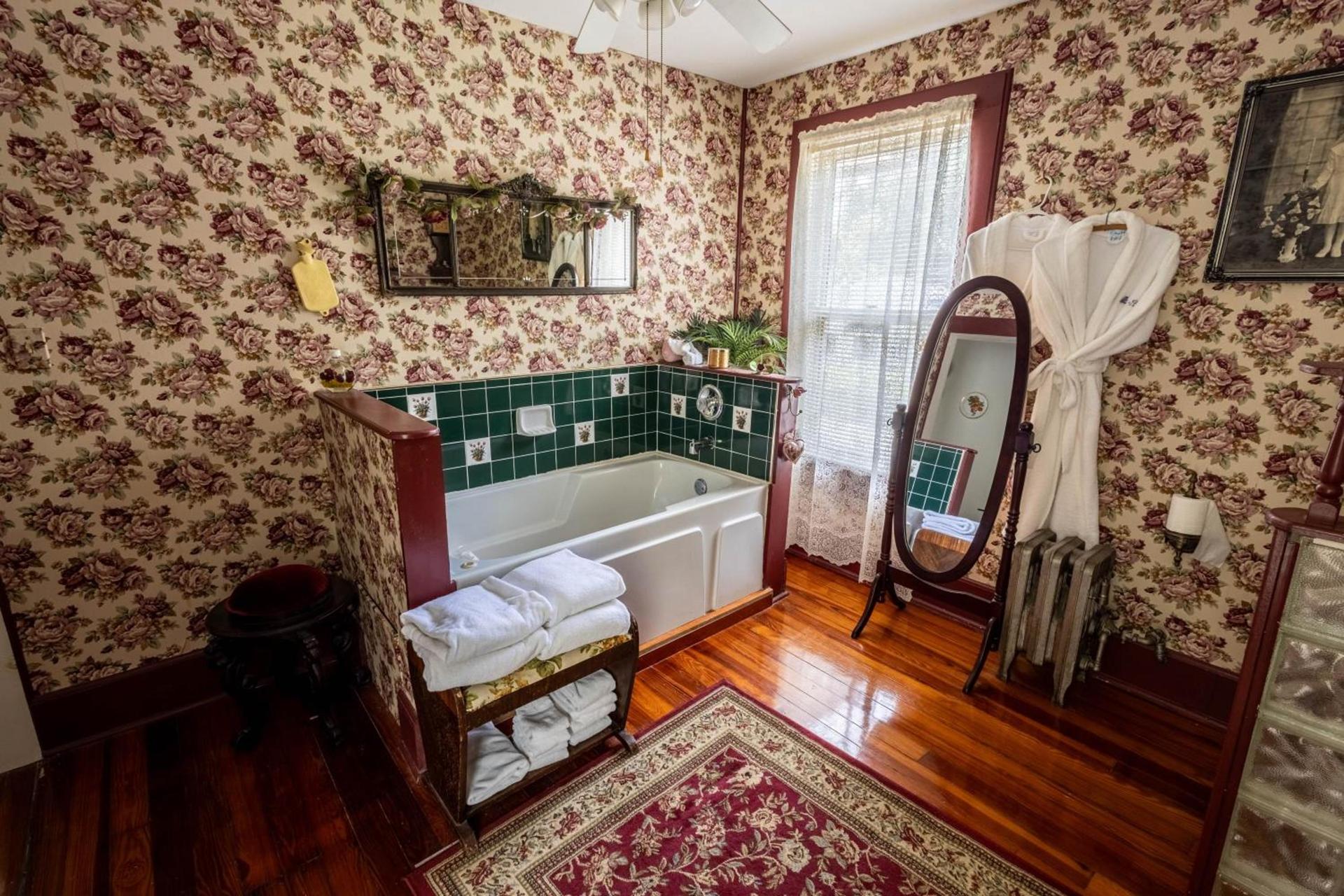 The Alling House photo 85