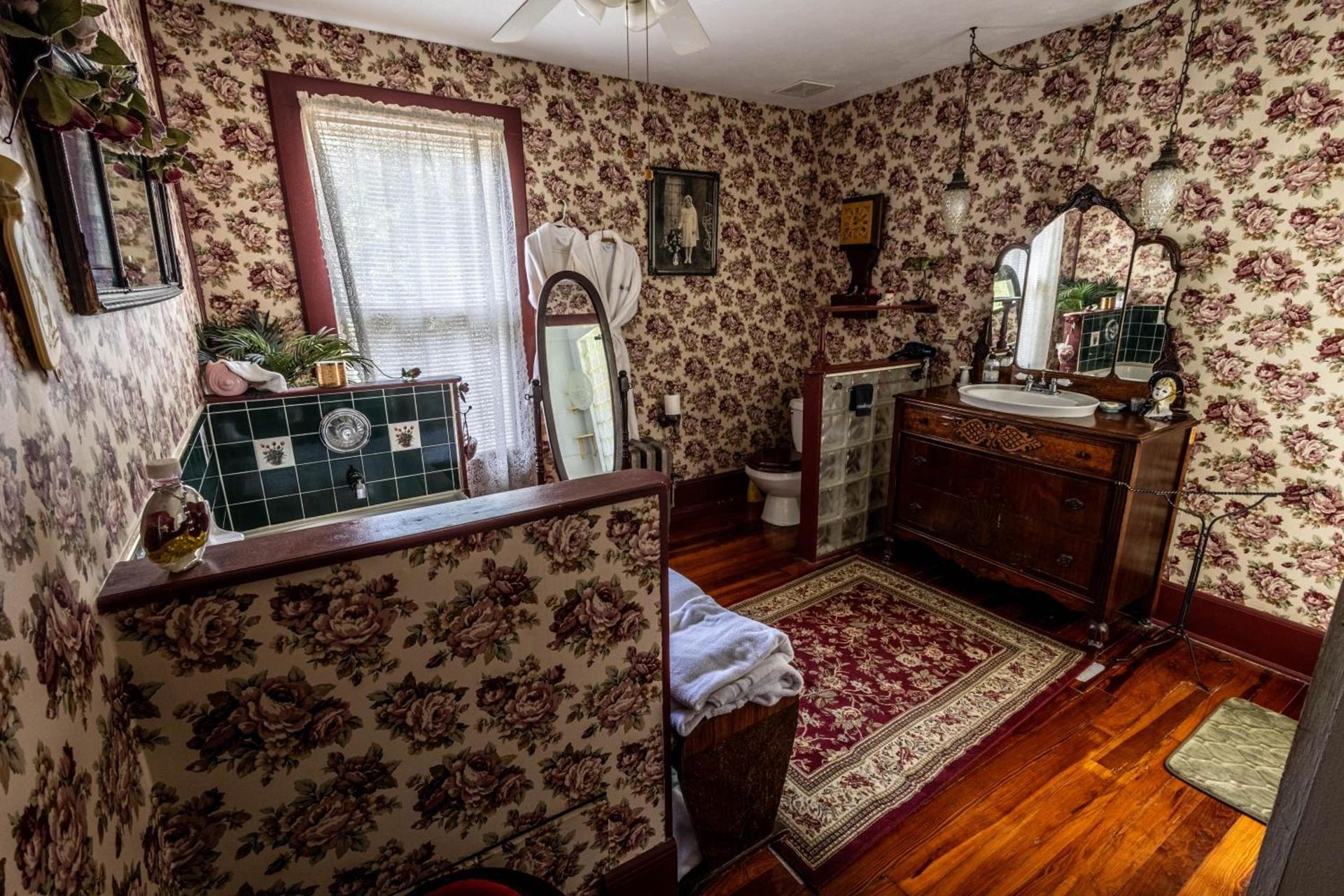 The Alling House photo 91