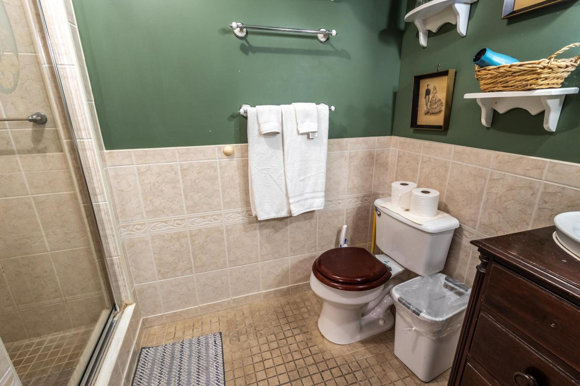 The Alling House photo 99