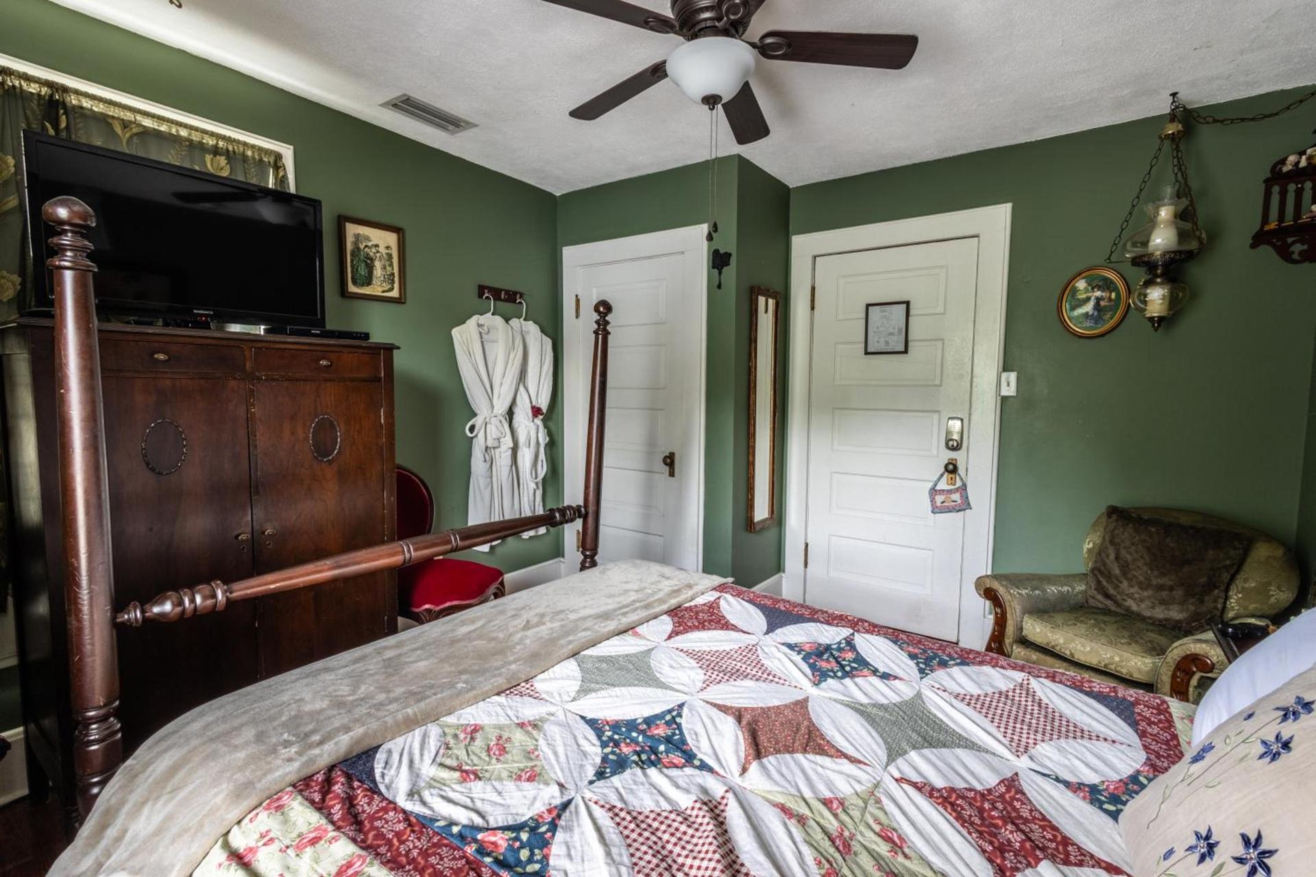 The Alling House photo 98
