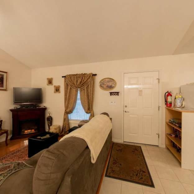 The Alling House photo 11