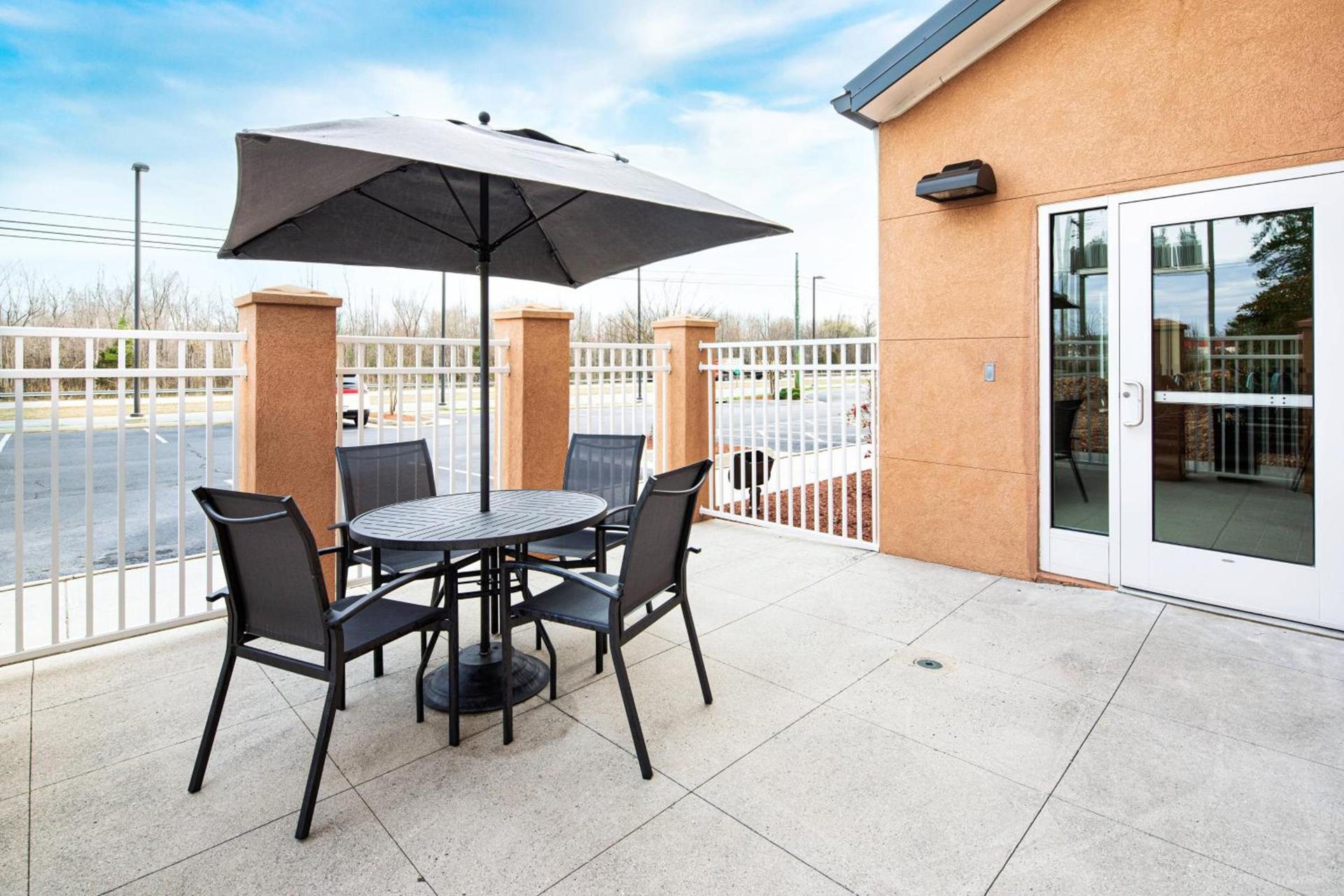 Fairfield Inn and Suites by Marriott South Boston photo 18