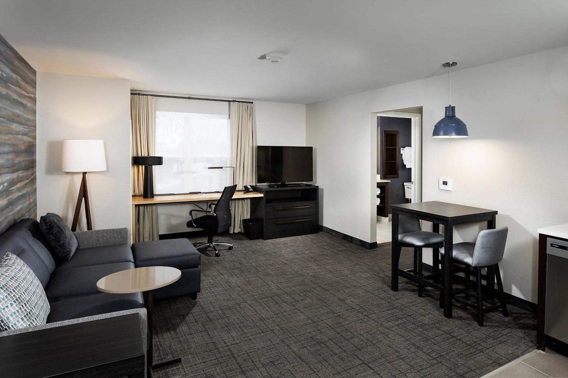 Residence Inn by Marriott Milwaukee Brookfield photo 12