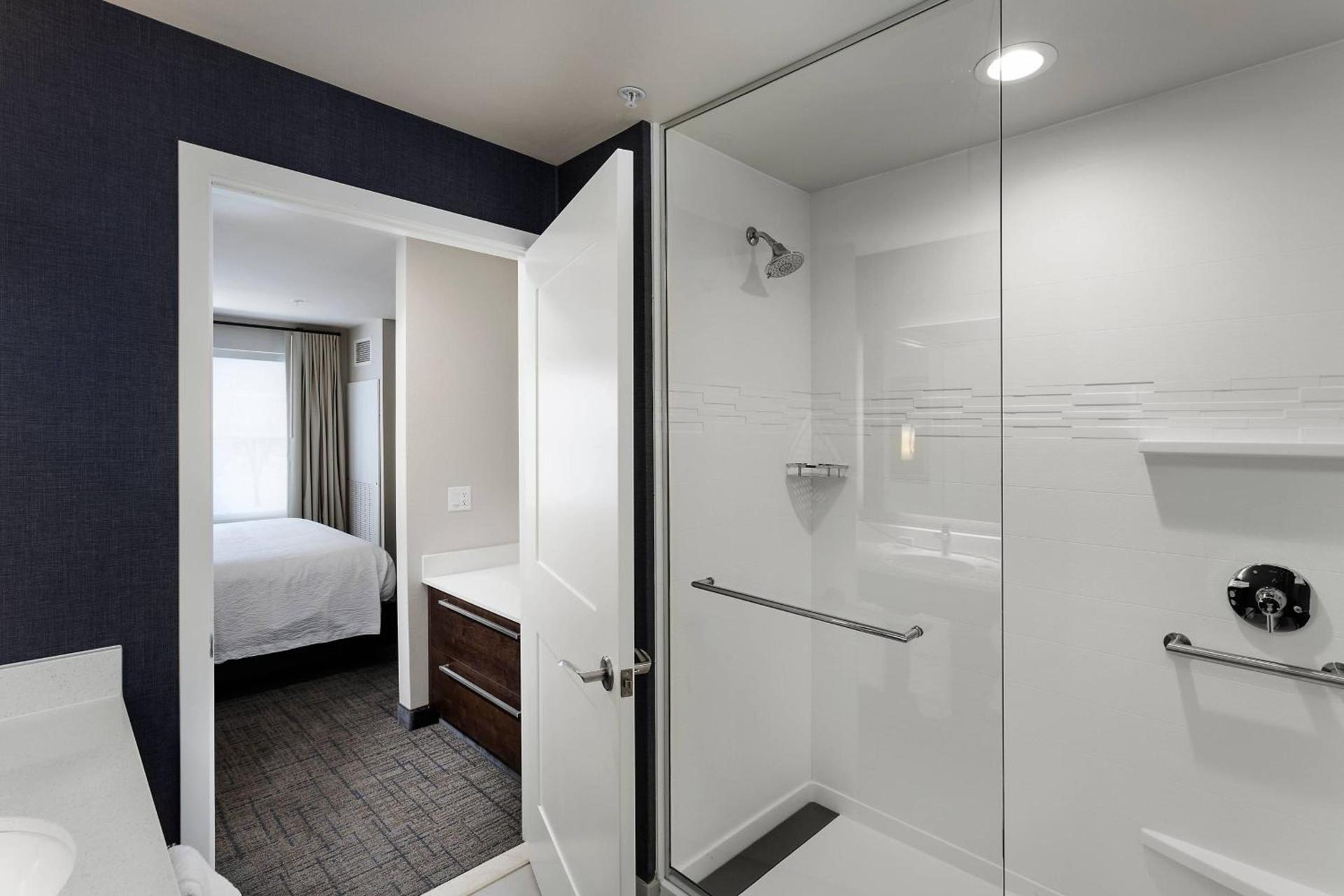 Residence Inn by Marriott Milwaukee Brookfield photo 14