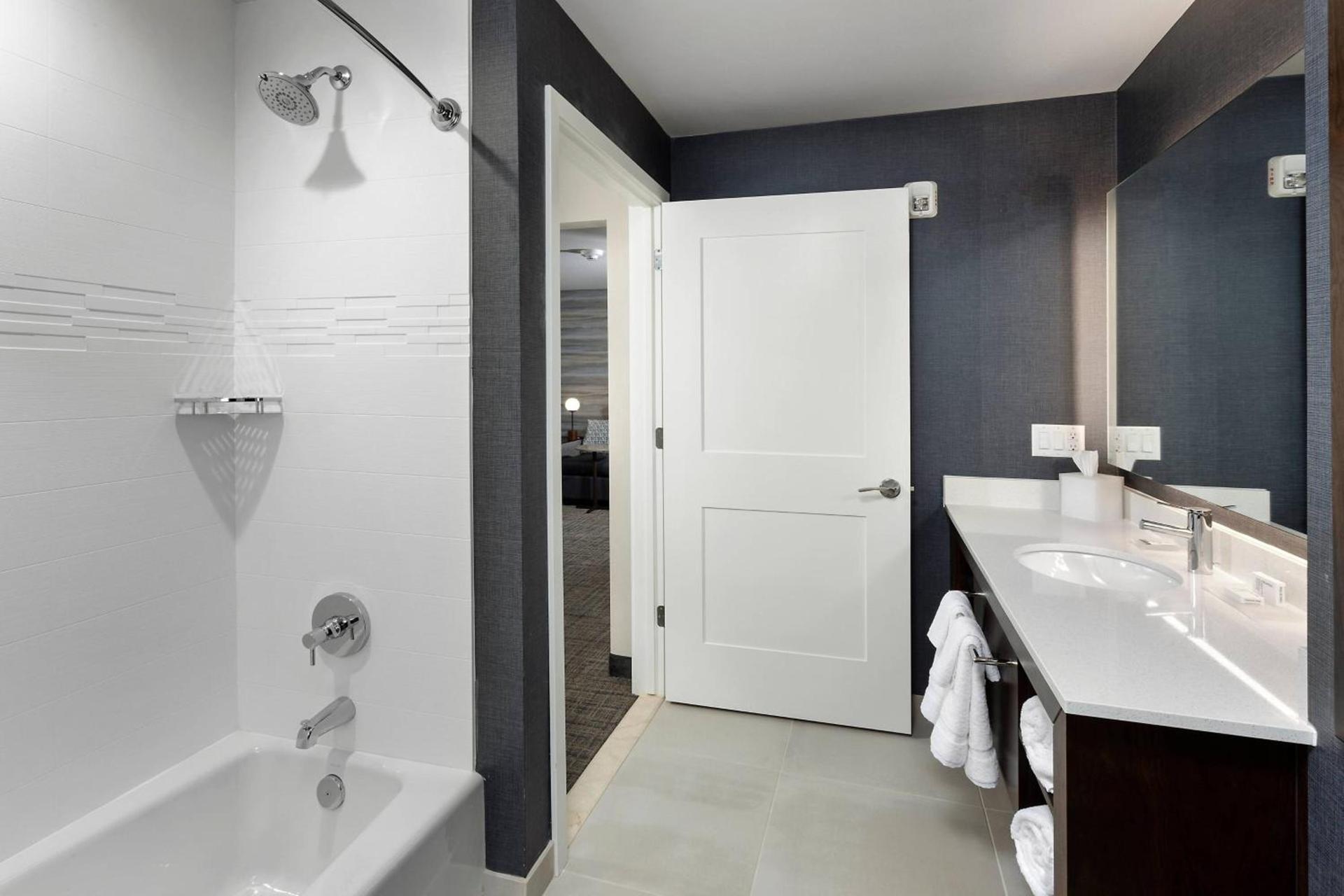 Residence Inn by Marriott Milwaukee Brookfield photo 15