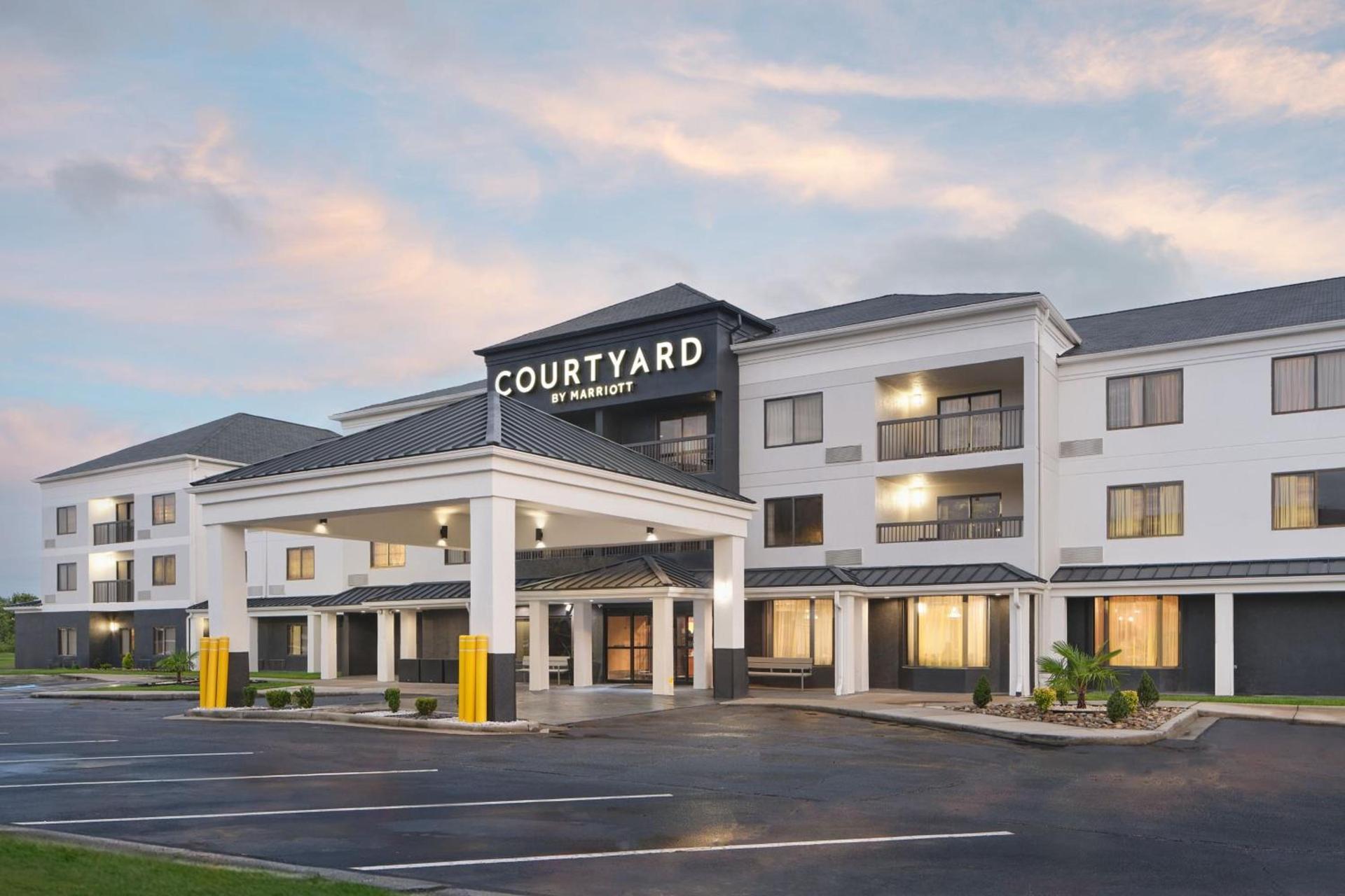 Courtyard Florence South Carolina photo 1