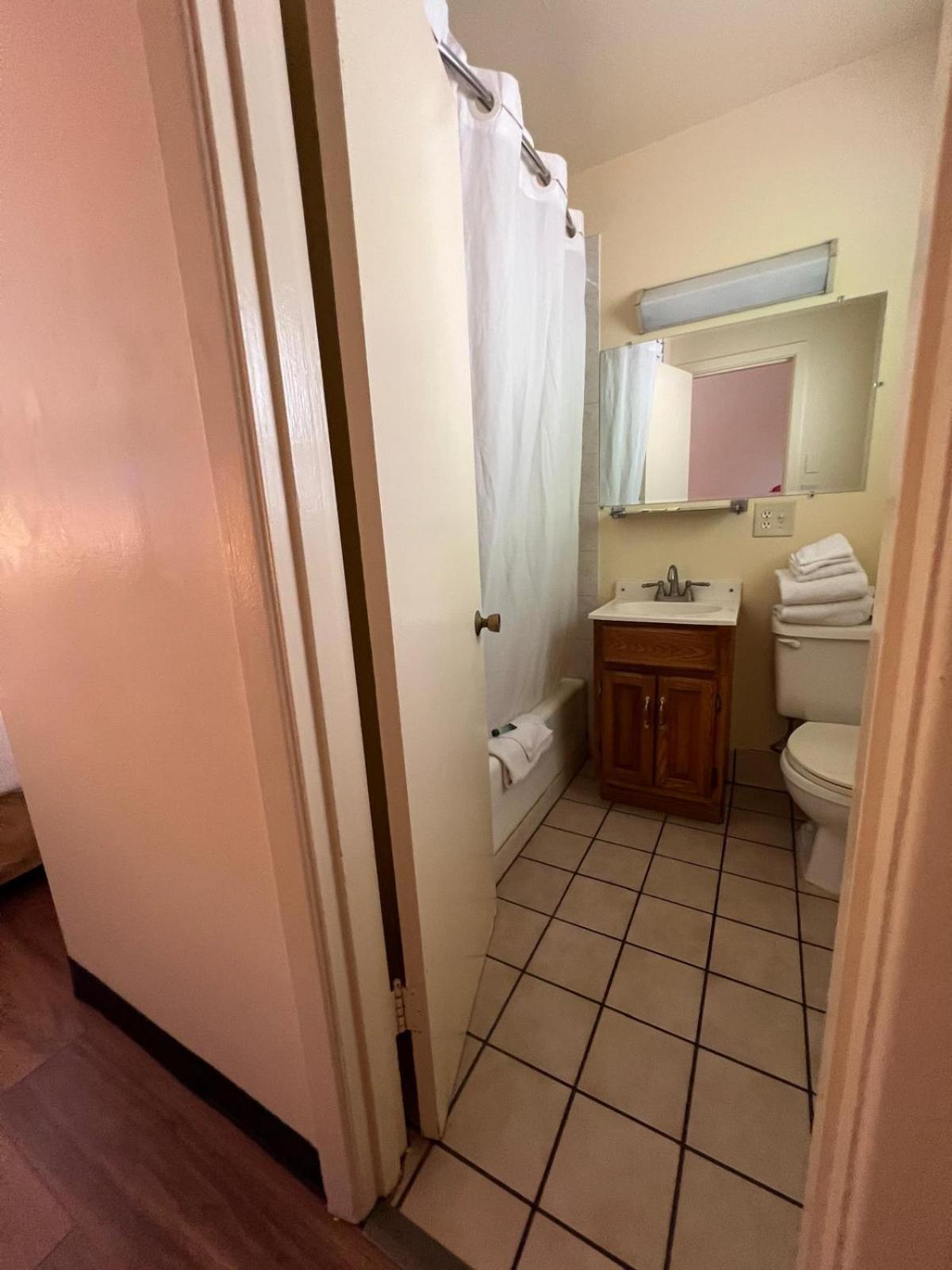 Riverside Motel photo 11