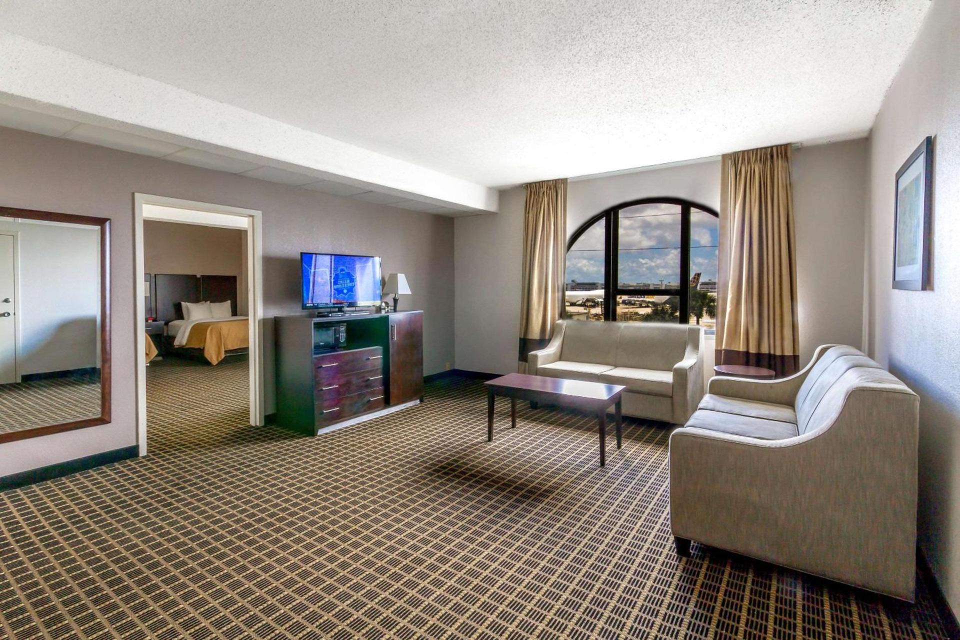 Clarion Inn & Suites Miami International Airport photo 20