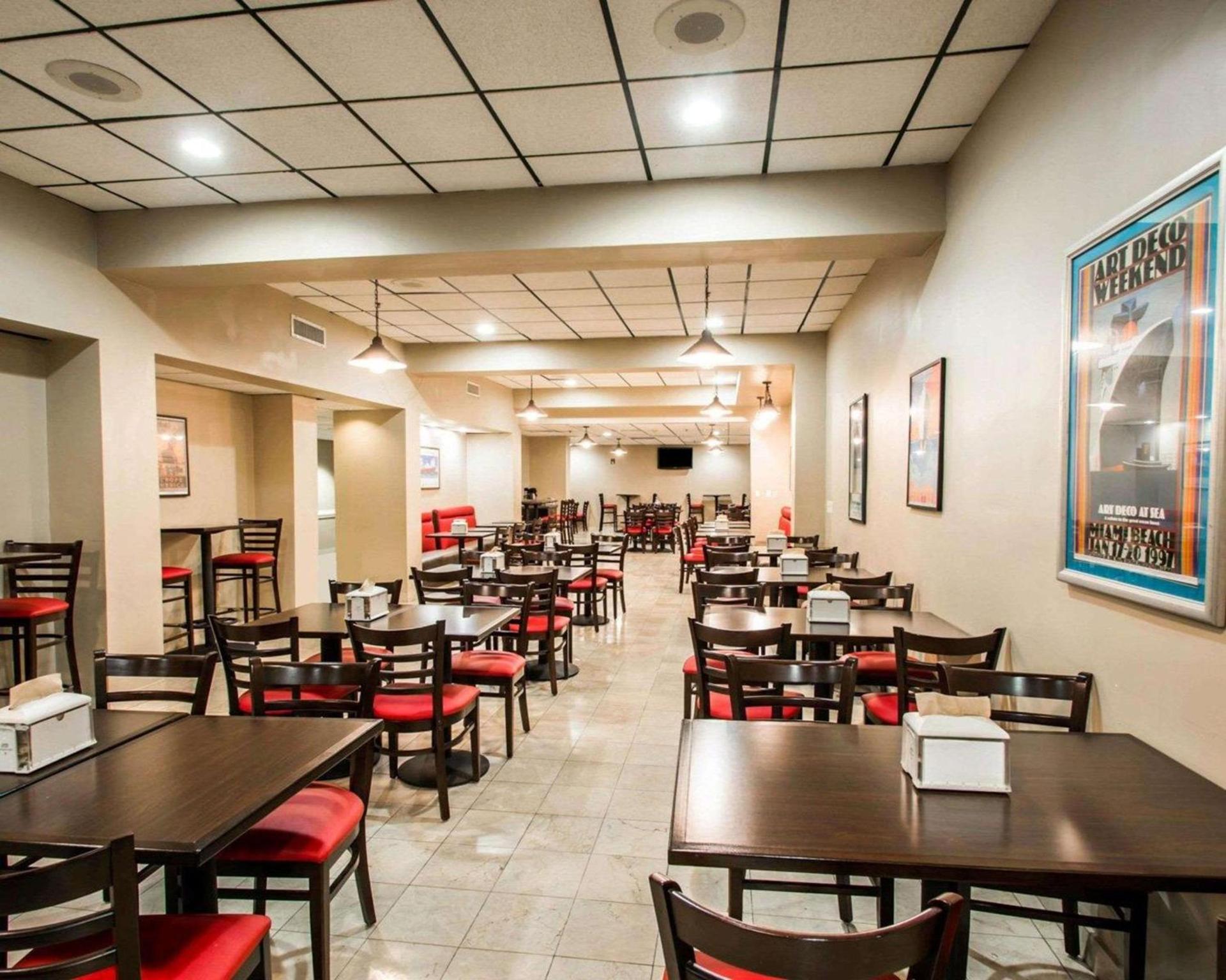 Clarion Inn & Suites Miami International Airport photo 23