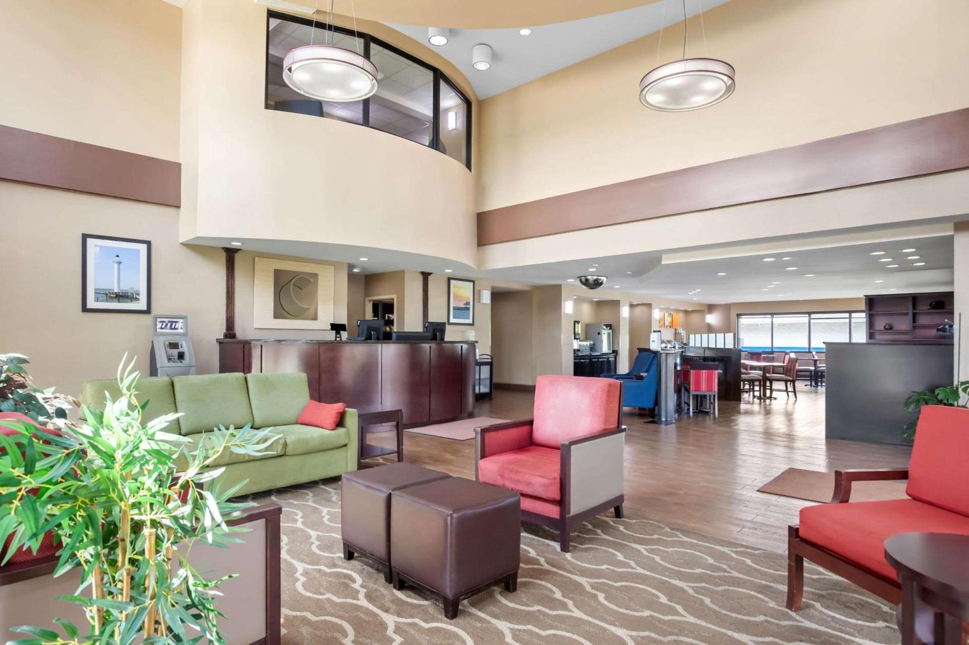 Comfort Suites Gulfport Central photo 2
