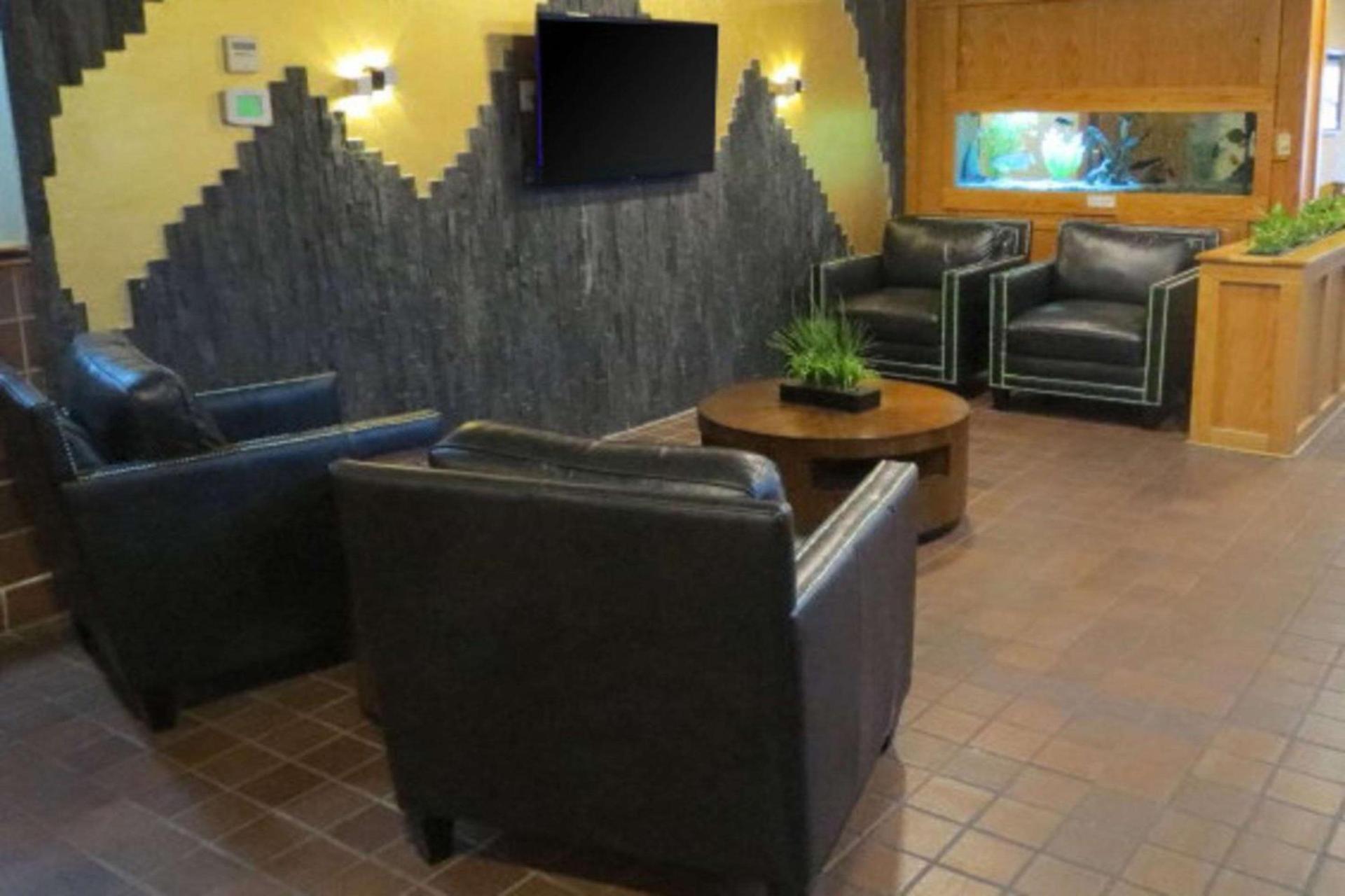 Quality Inn Conference Center Logansport photo 5