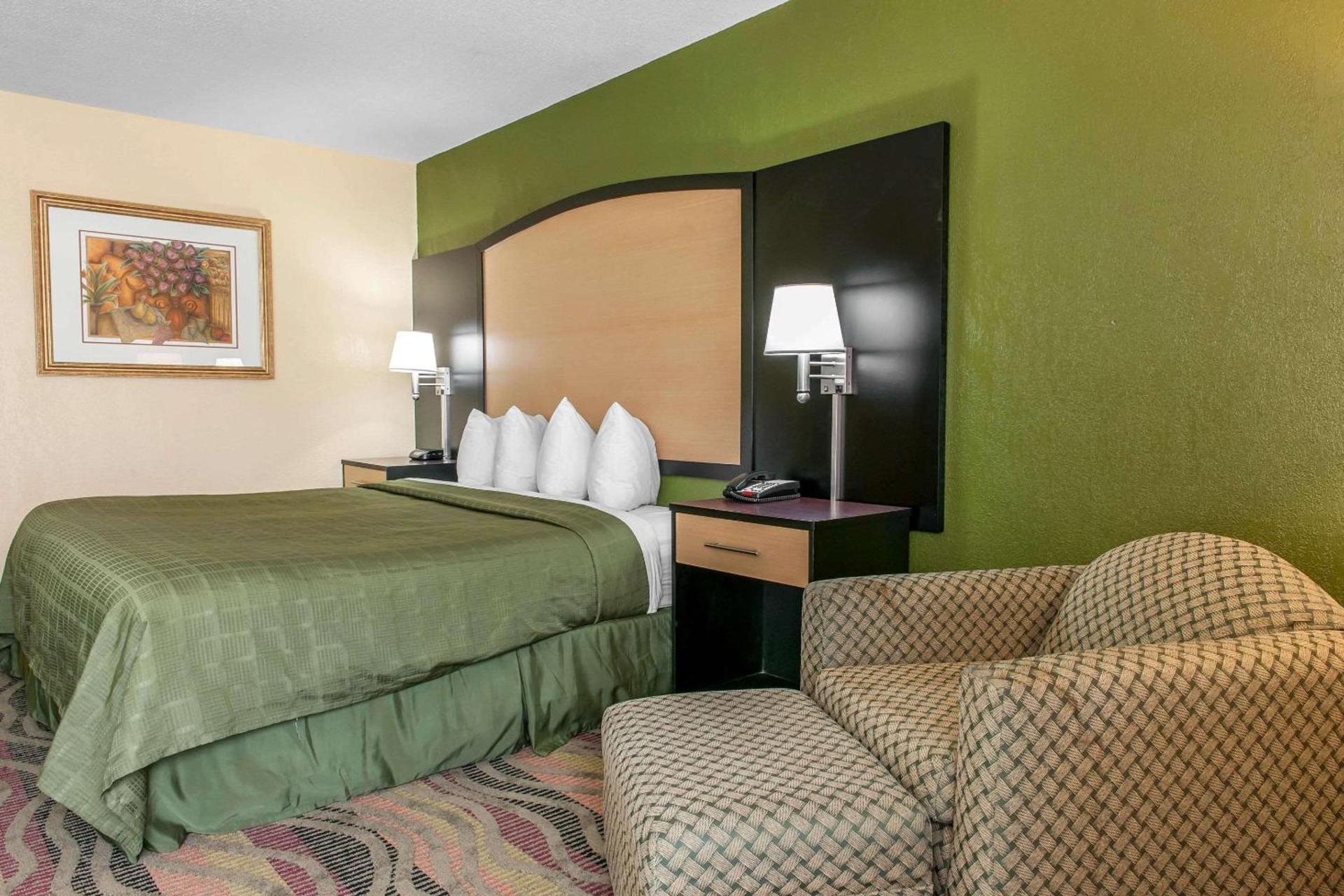 Quality Inn Conference Center Logansport photo 8