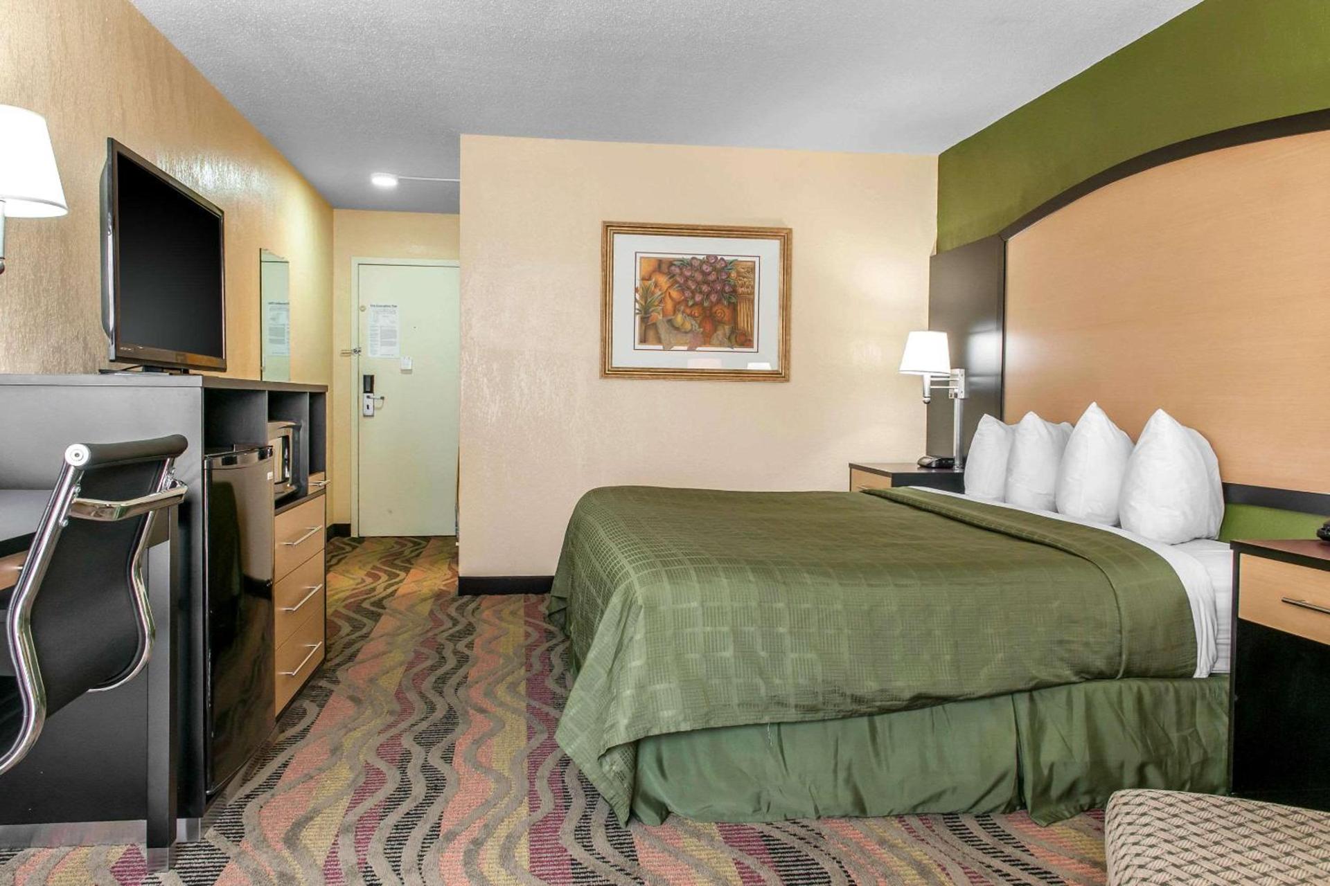 Quality Inn Conference Center Logansport photo 9