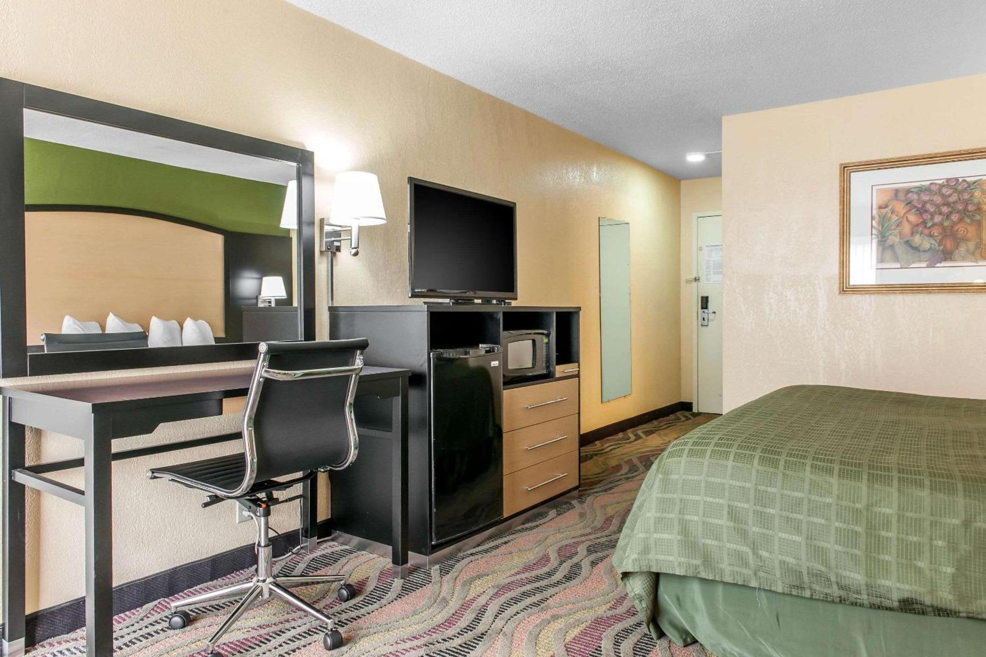 Quality Inn Conference Center Logansport photo 10