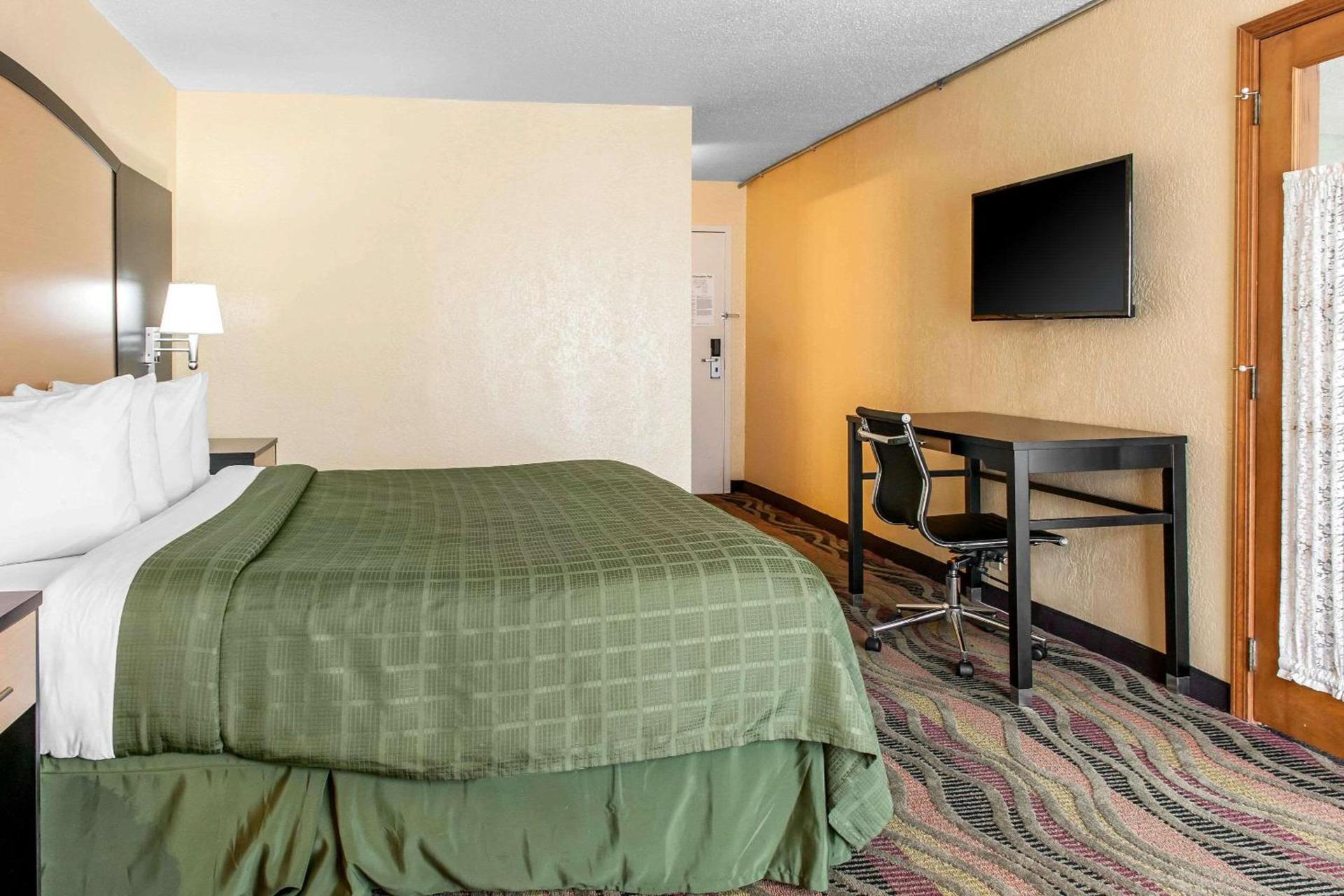 Quality Inn Conference Center Logansport photo 20