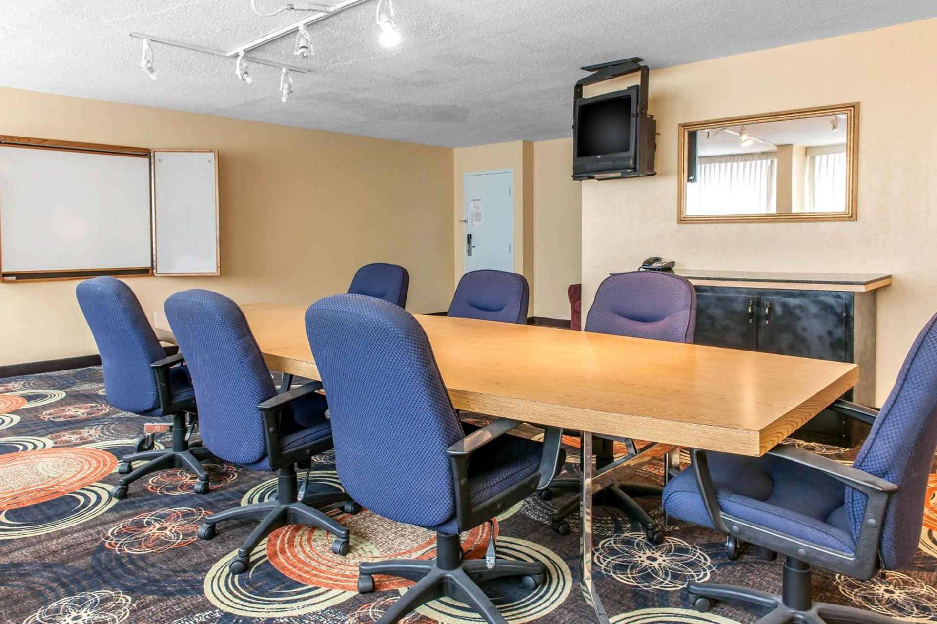 Quality Inn Conference Center Logansport photo 24