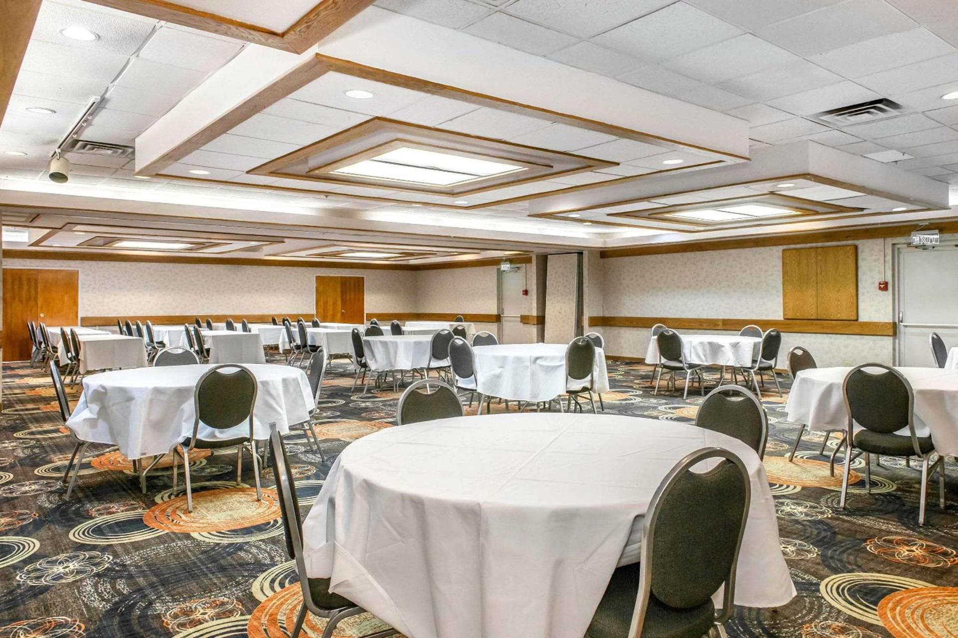 Quality Inn Conference Center Logansport photo 25