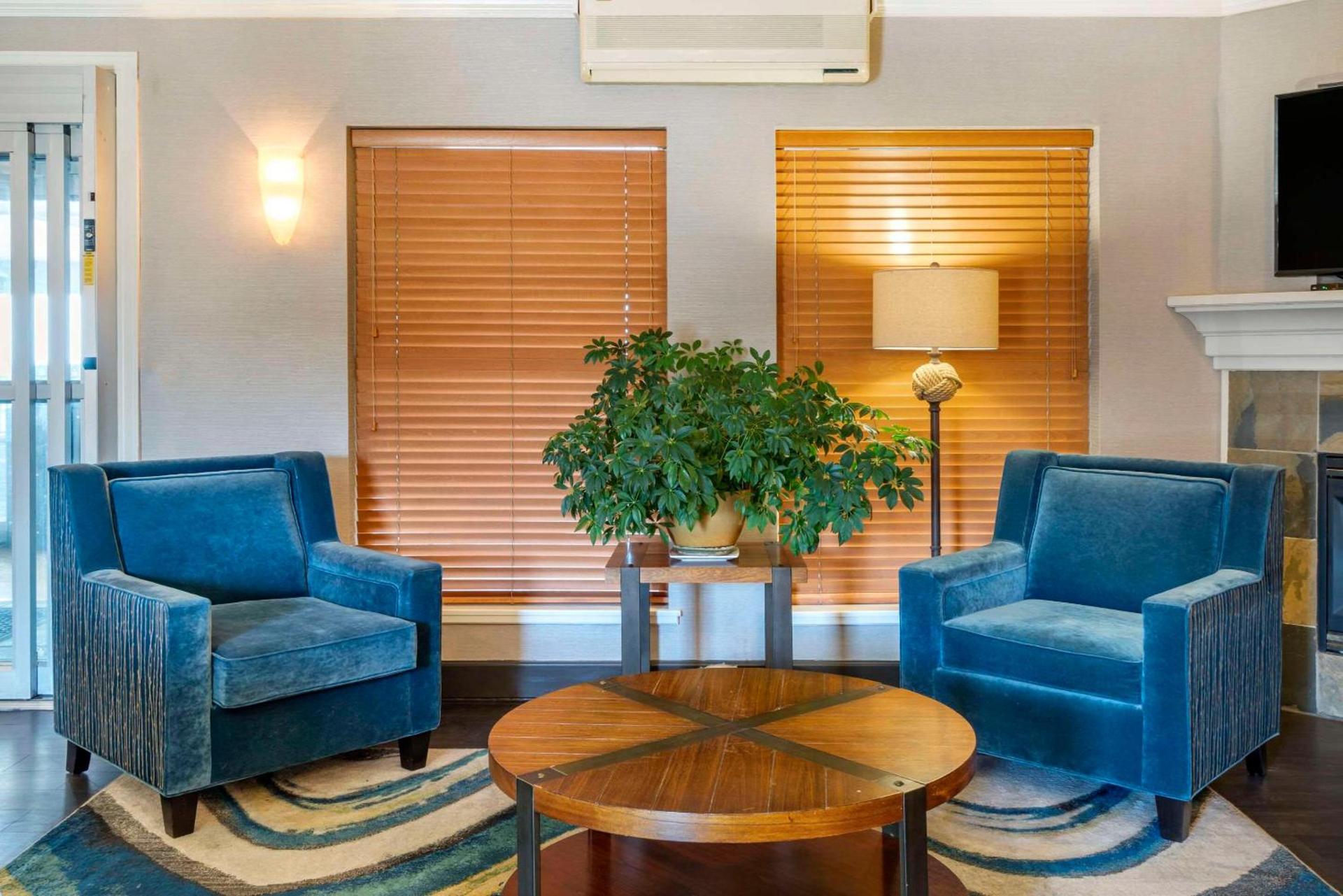 Elizabeth Oceanfront Suites, an Ascend Collection Hotel photo 11