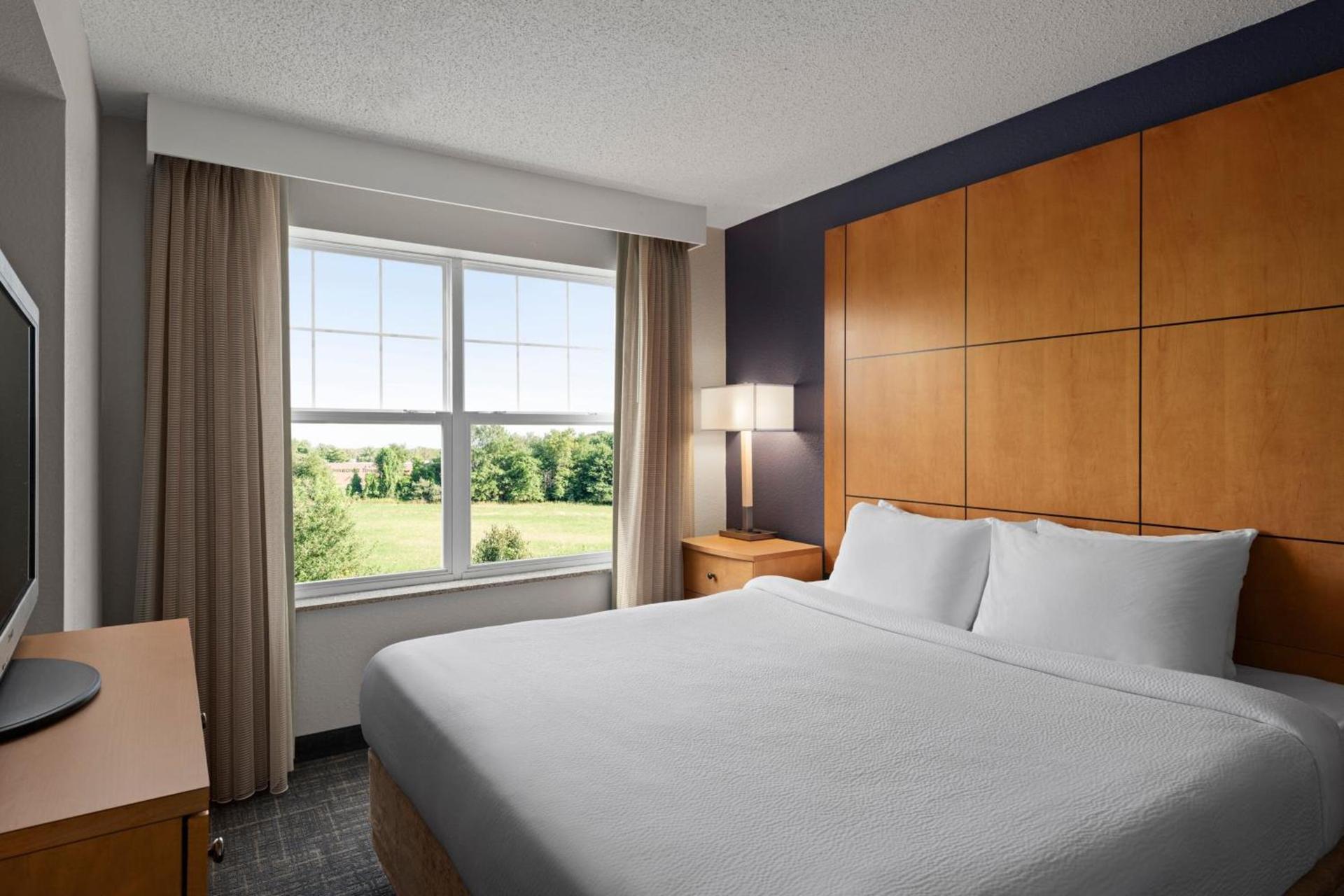 Residence Inn Mt. Laurel at Bishop's Gate photo 13