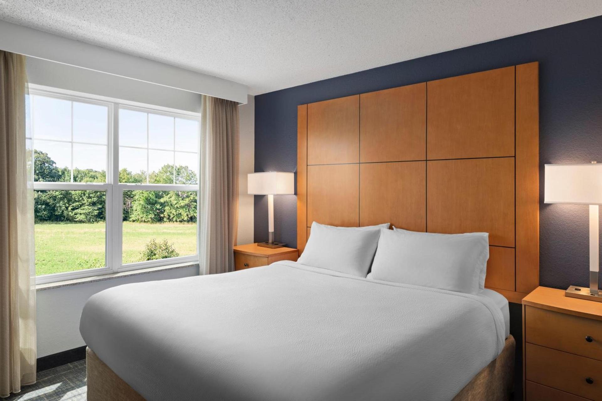 Residence Inn Mt. Laurel at Bishop's Gate photo 12
