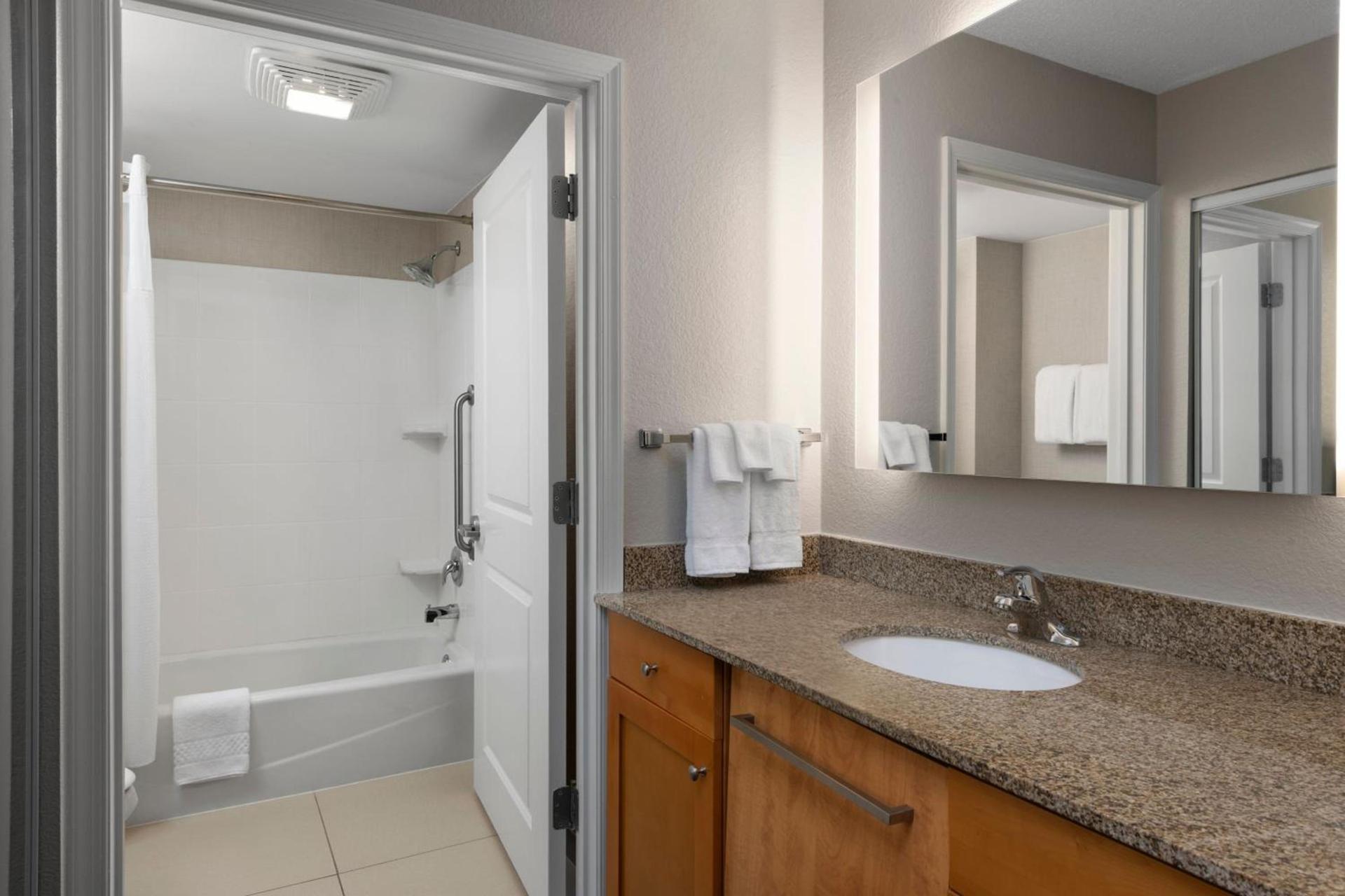 Residence Inn Mt. Laurel at Bishop's Gate photo 14