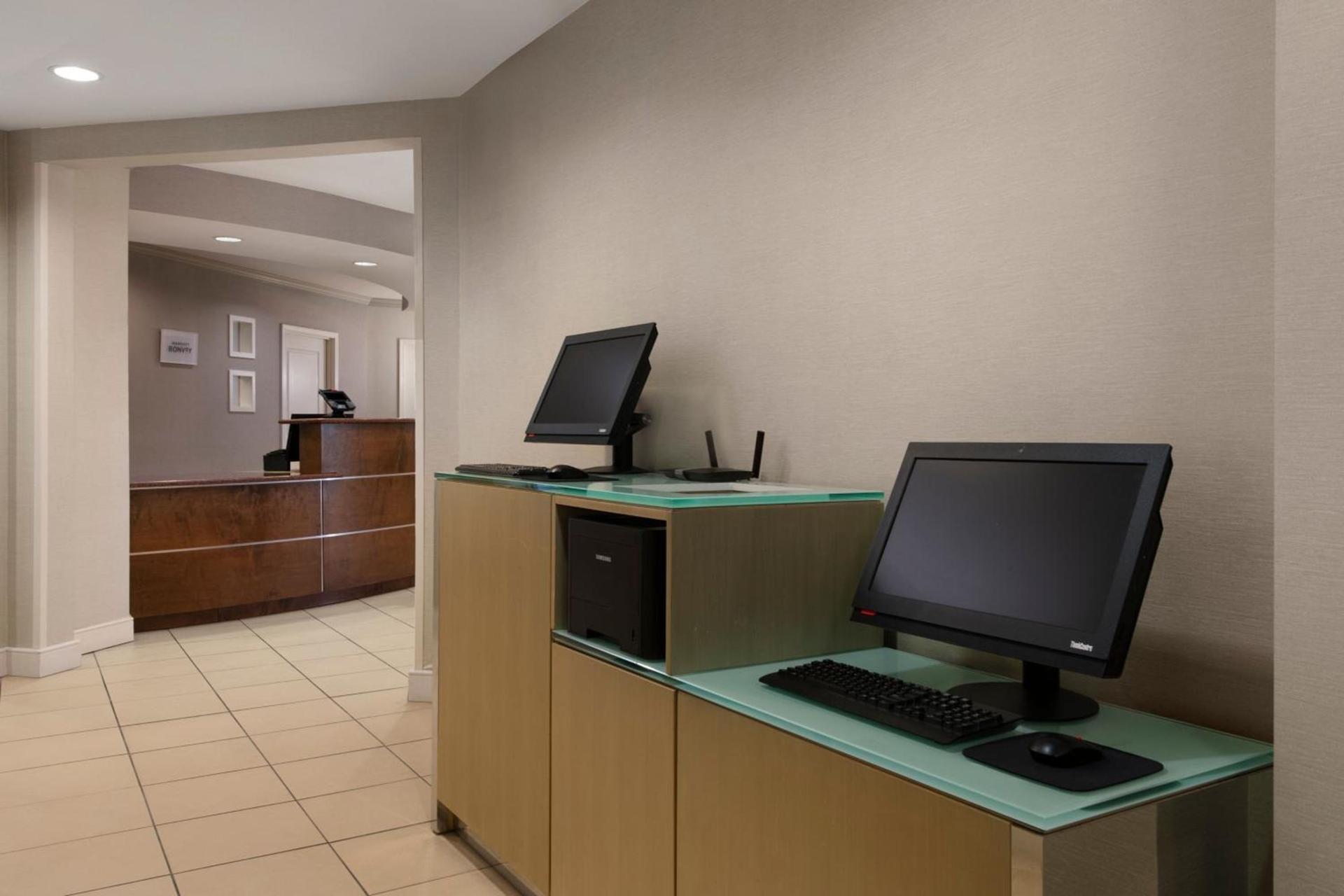 Residence Inn Mt. Laurel at Bishop's Gate photo 17