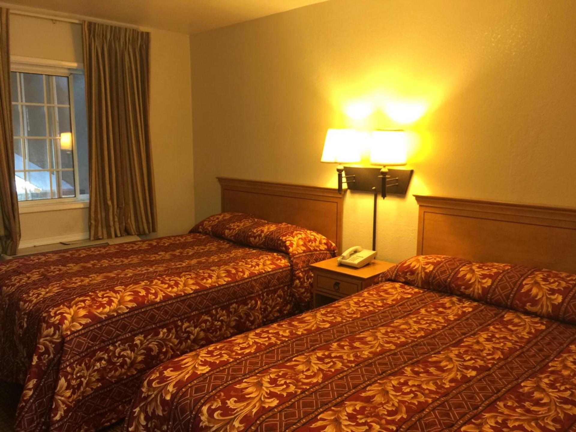 Economy Inn photo 19