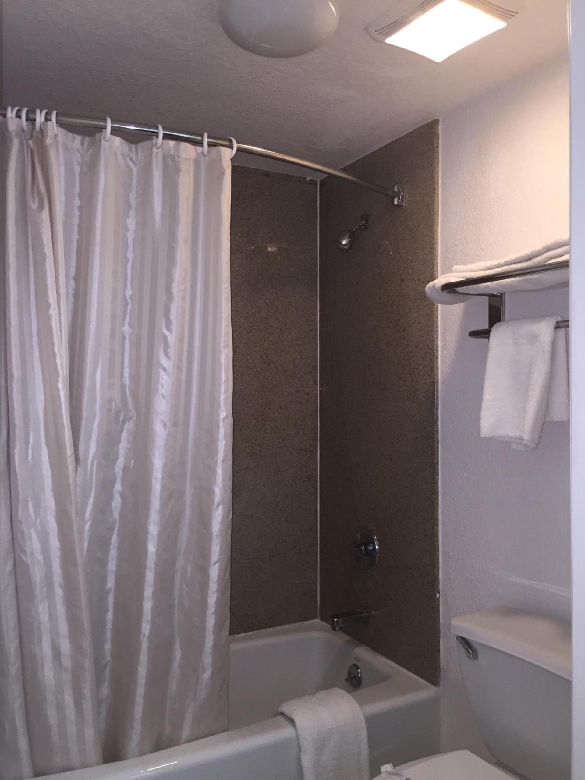 Economy Inn photo 29