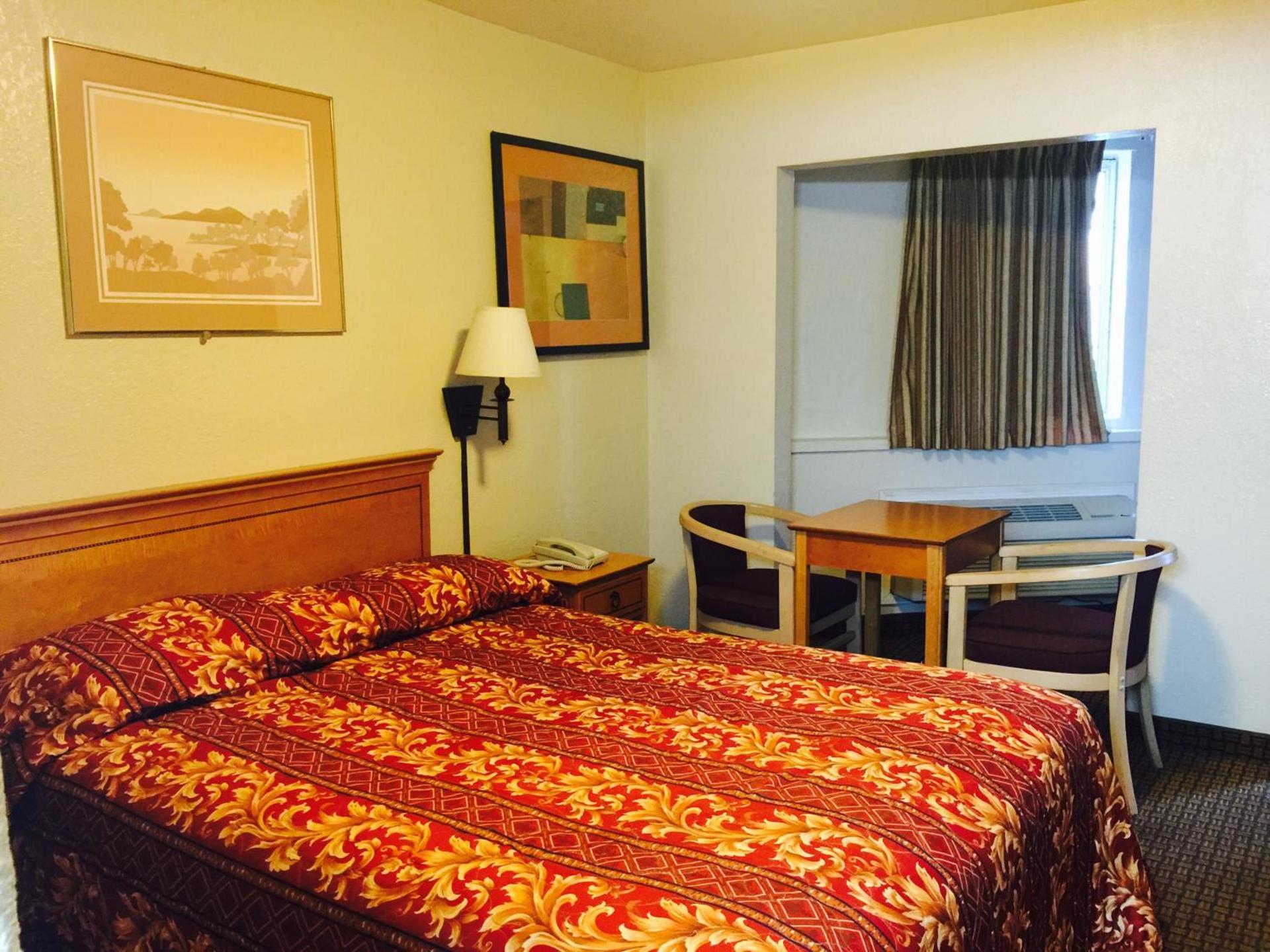 Economy Inn photo 23