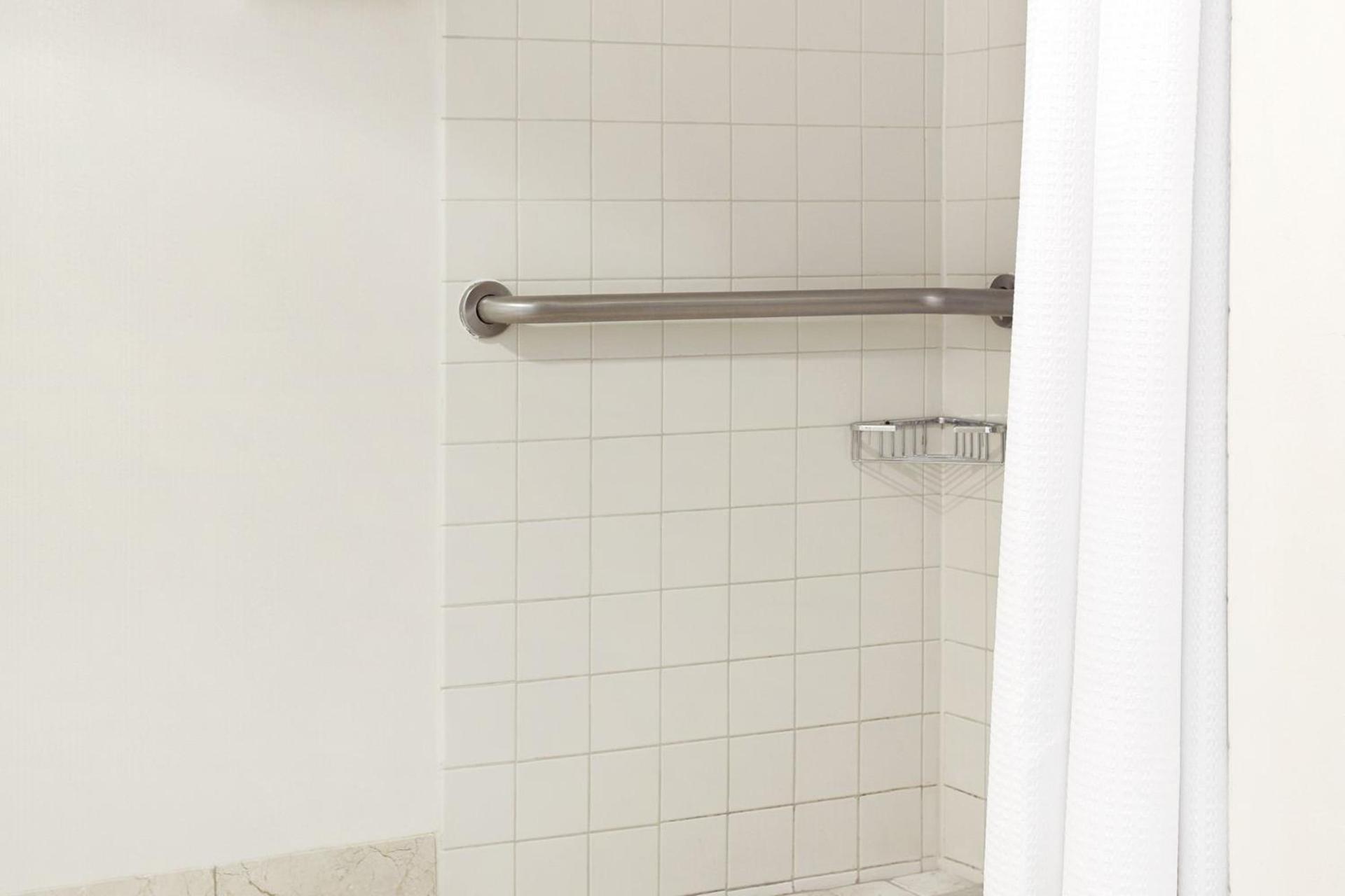 Renaissance Newark Airport Hotel photo 19
