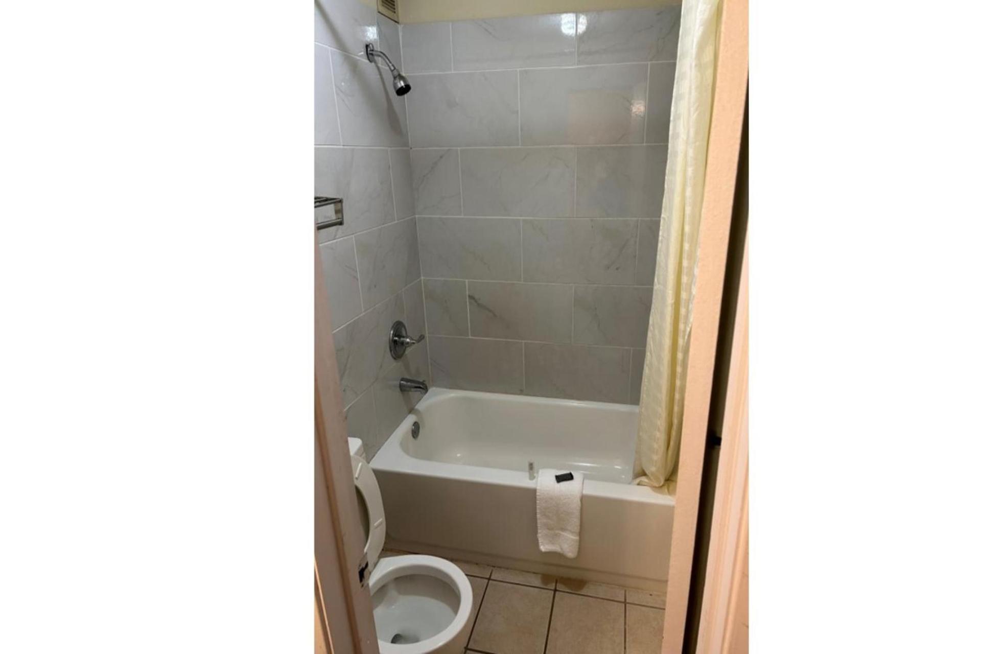 Rodeway Inn & Suites Jefferson photo 28
