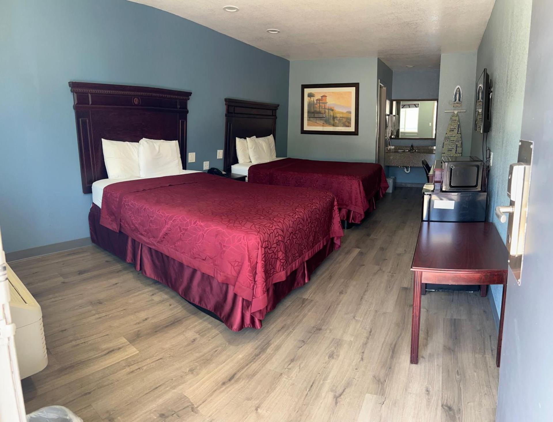 Ozark Inn photo 11