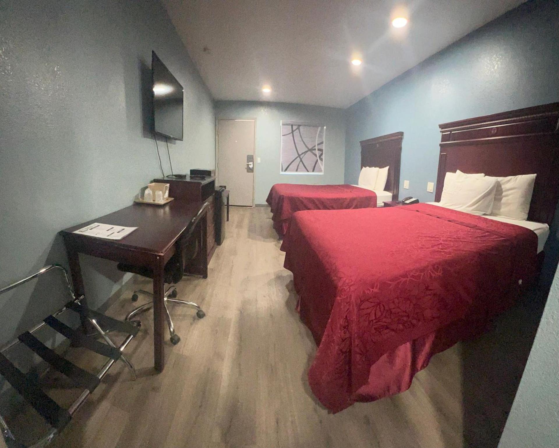 Ozark Inn photo 12
