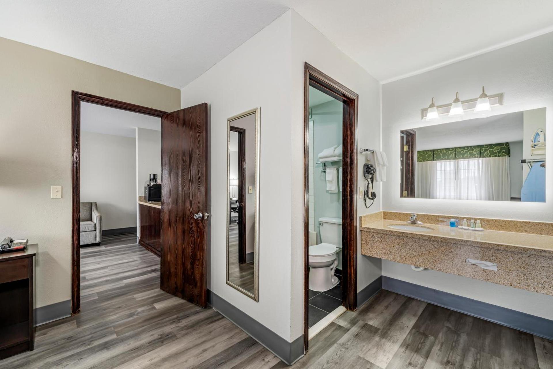 Quality Inn Siloam Springs West photo 59