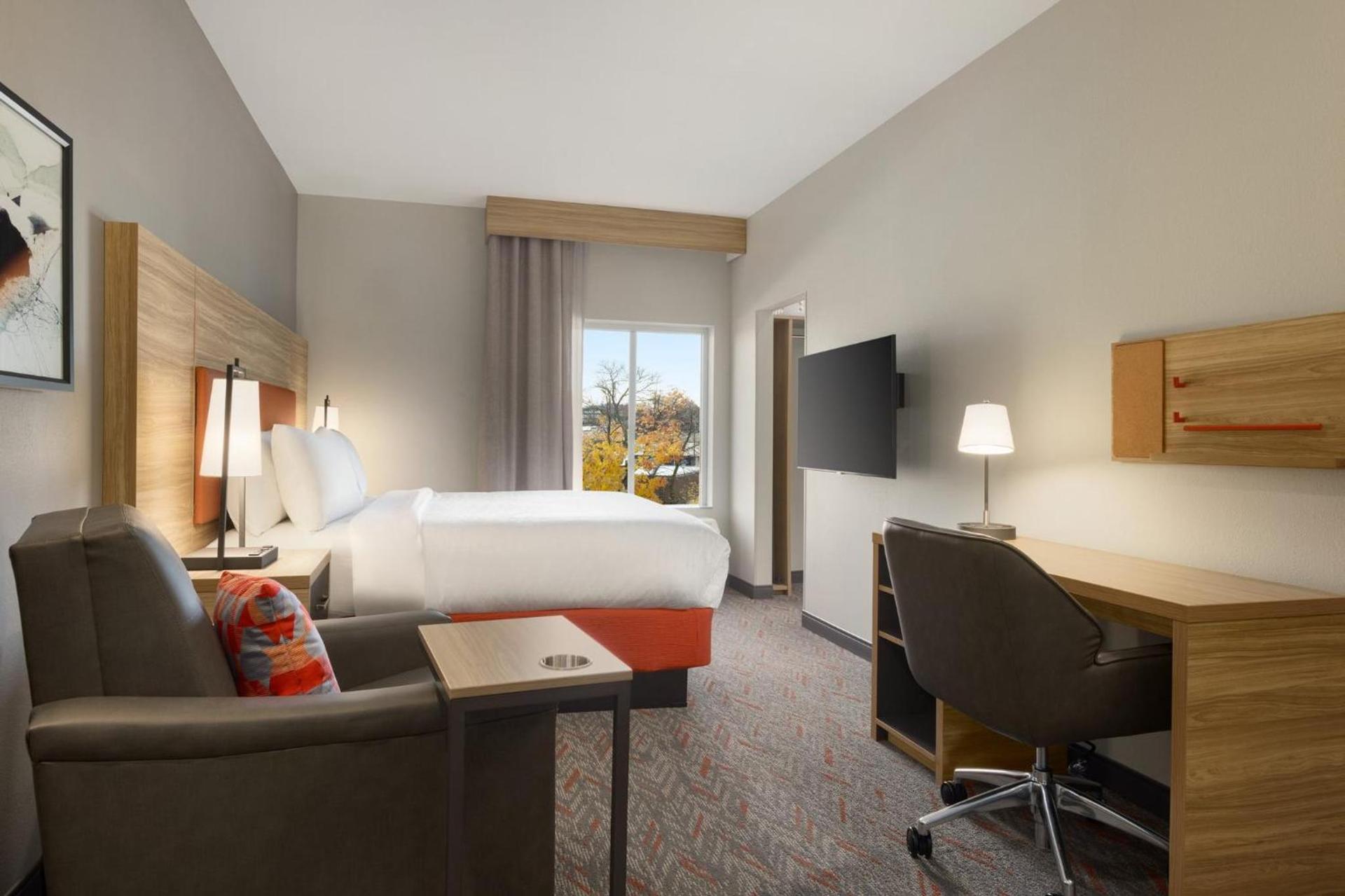 Candlewood Suites Navasota by IHG photo 18