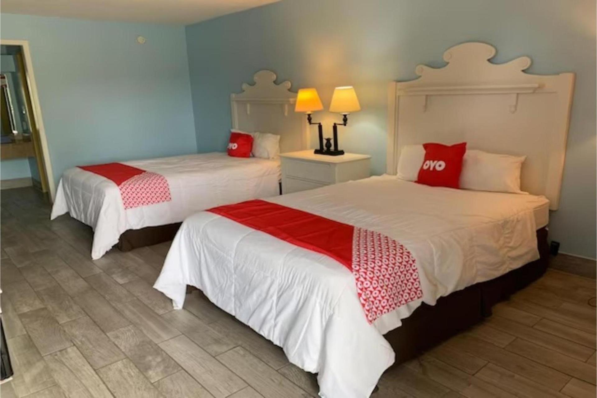 OYO Hotel Dundee By Crystal Lake photo 55