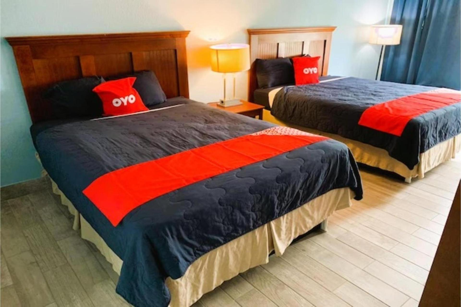 OYO Hotel Dundee By Crystal Lake photo 60