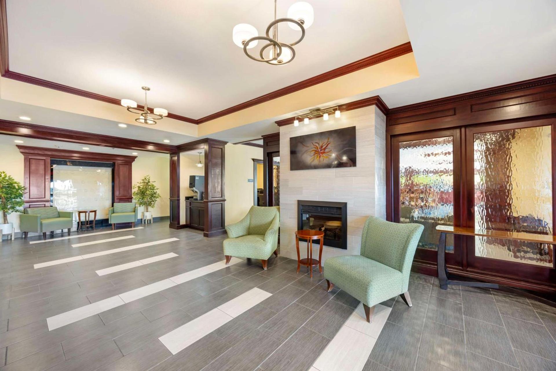 Best Western Plus Pratt photo 5