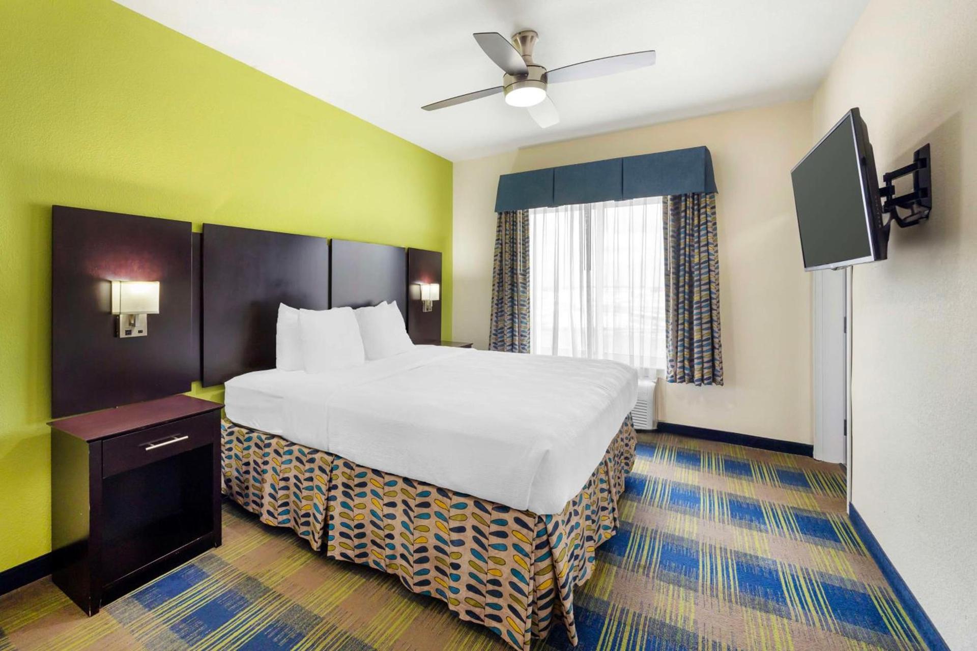 Best Western Plus Pratt photo 16