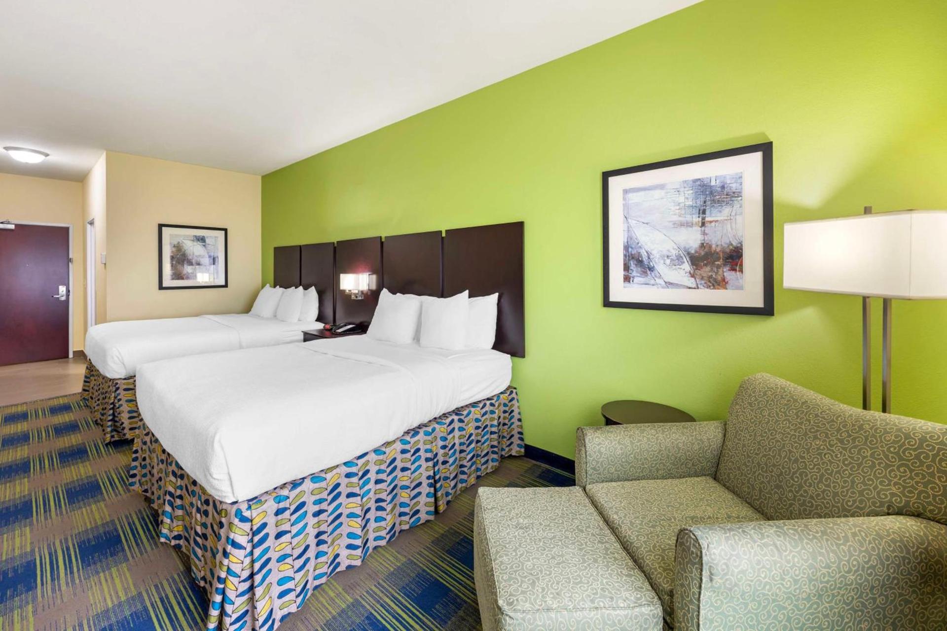 Best Western Plus Pratt photo 21