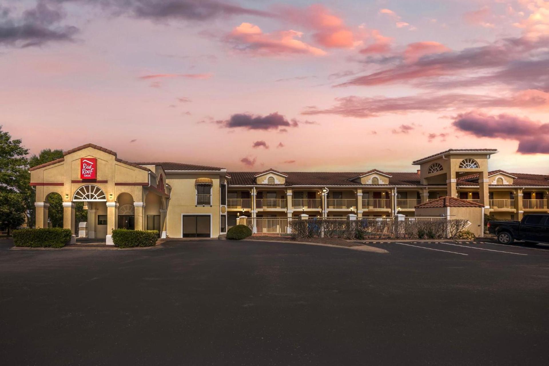 Red Roof Inn Franklin, TN photo 6