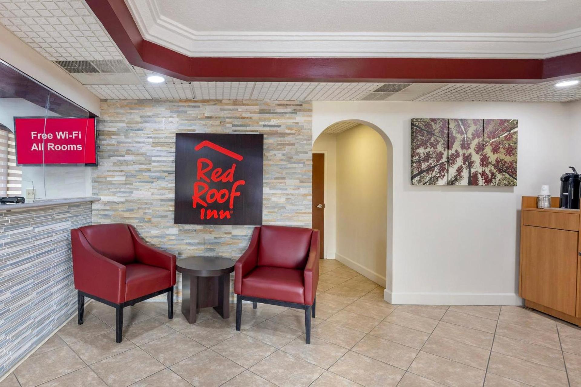 Red Roof Inn Franklin, TN photo 9