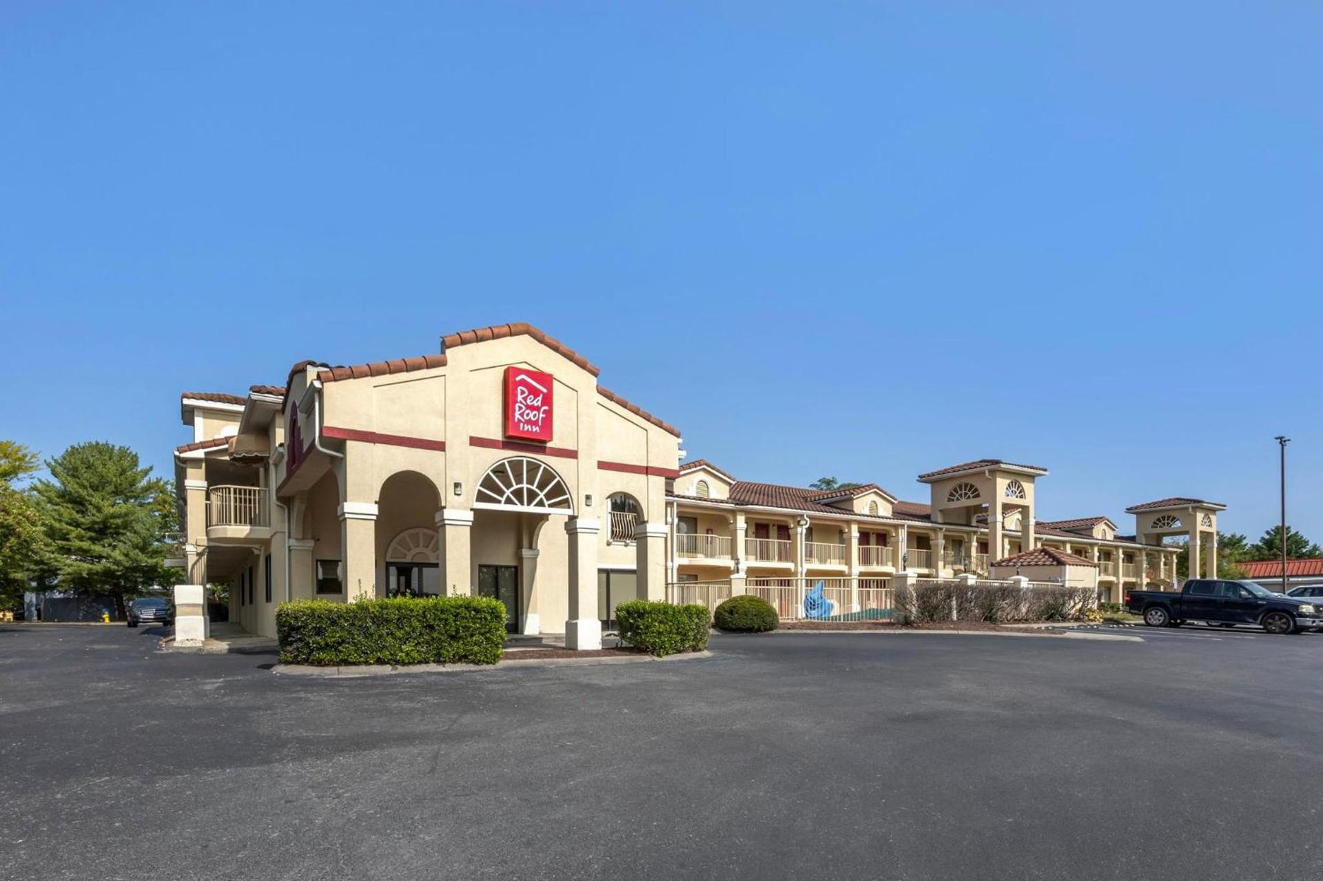 Red Roof Inn Franklin, TN photo 2