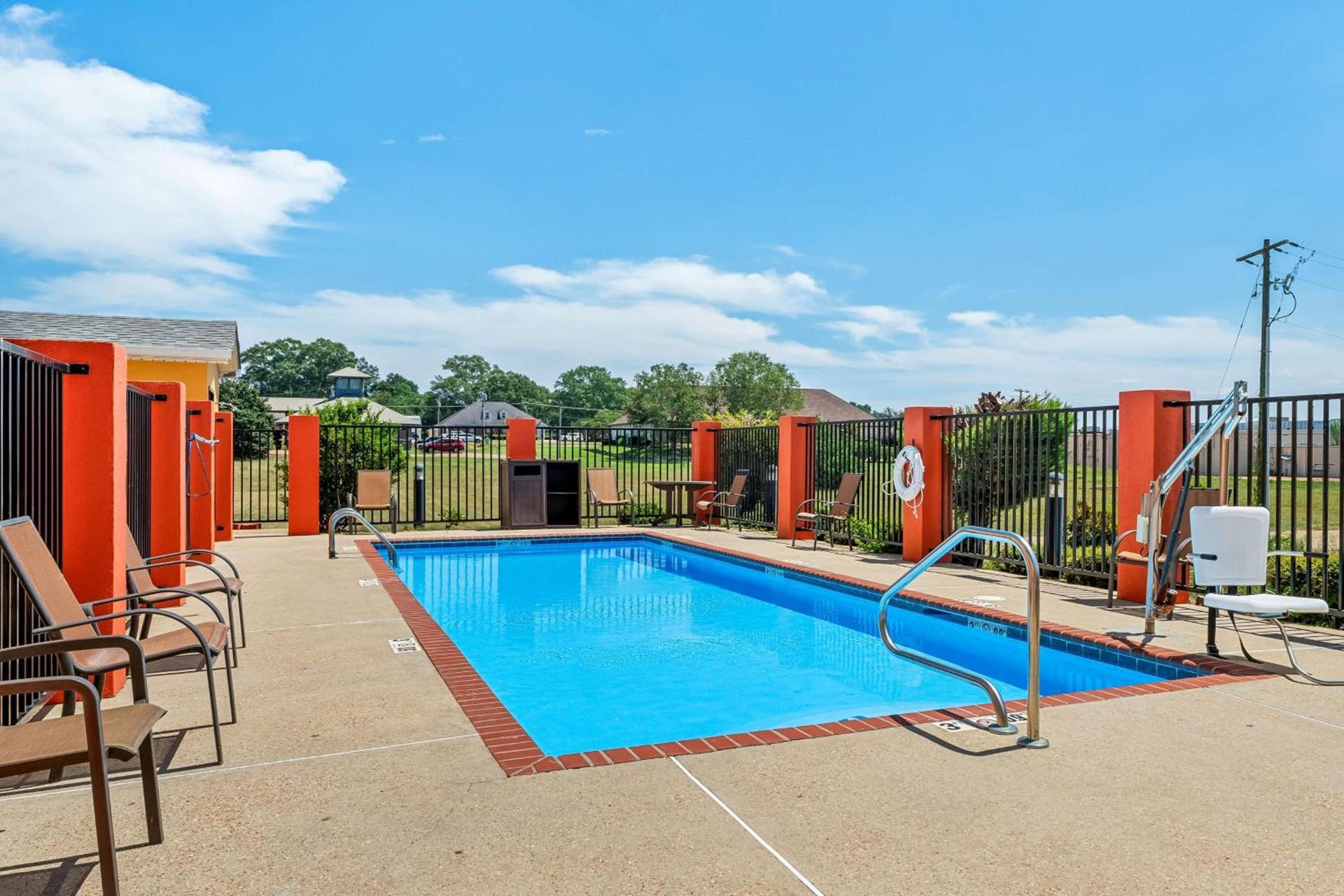 Best Western Plus - Magee Inn & Suites photo 8