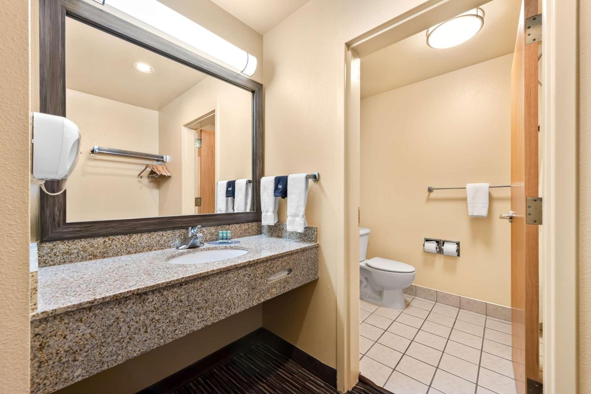 Best Western Topaz Lake Inn photo 27