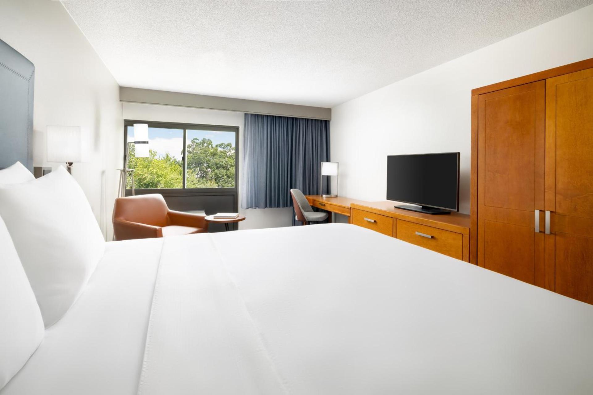 Courtyard by Marriott Montvale photo 40