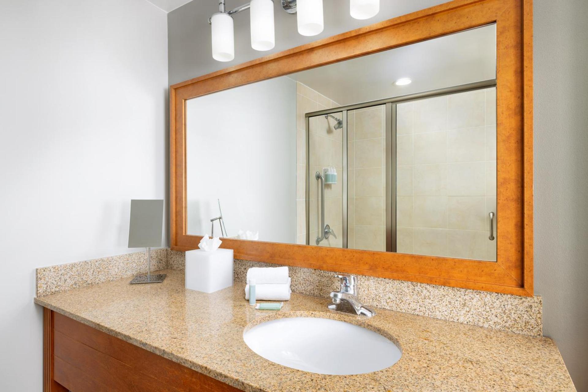 Courtyard by Marriott Montvale photo 52