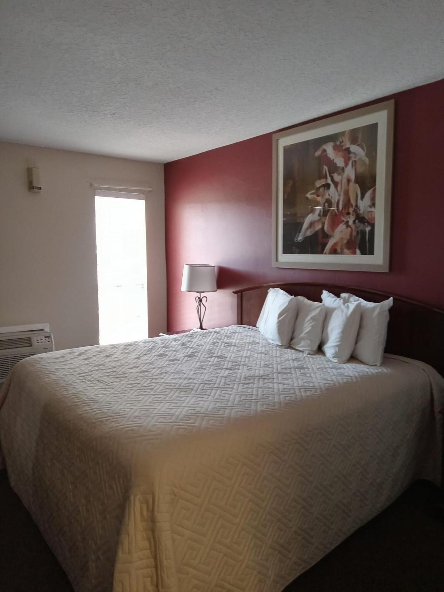 Victorian Inn photo 23